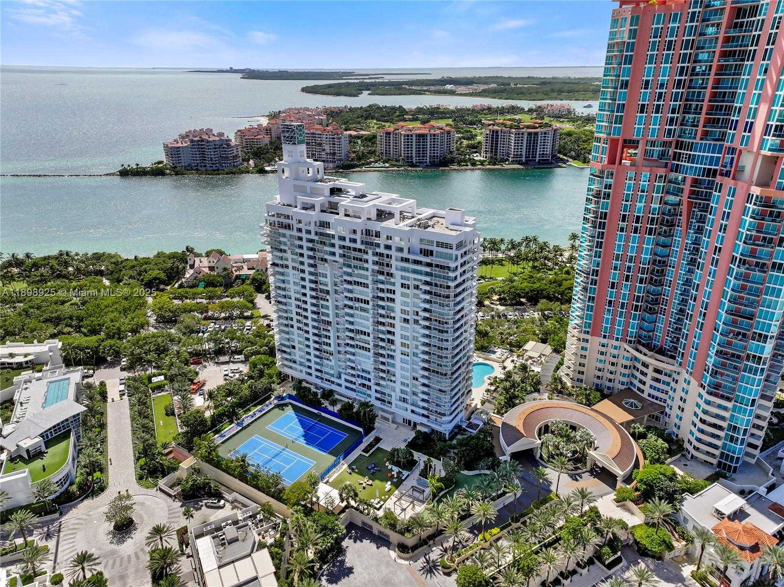 Small Image of 400 SOUTH POINTE DR #910, Miami Beach Number 41