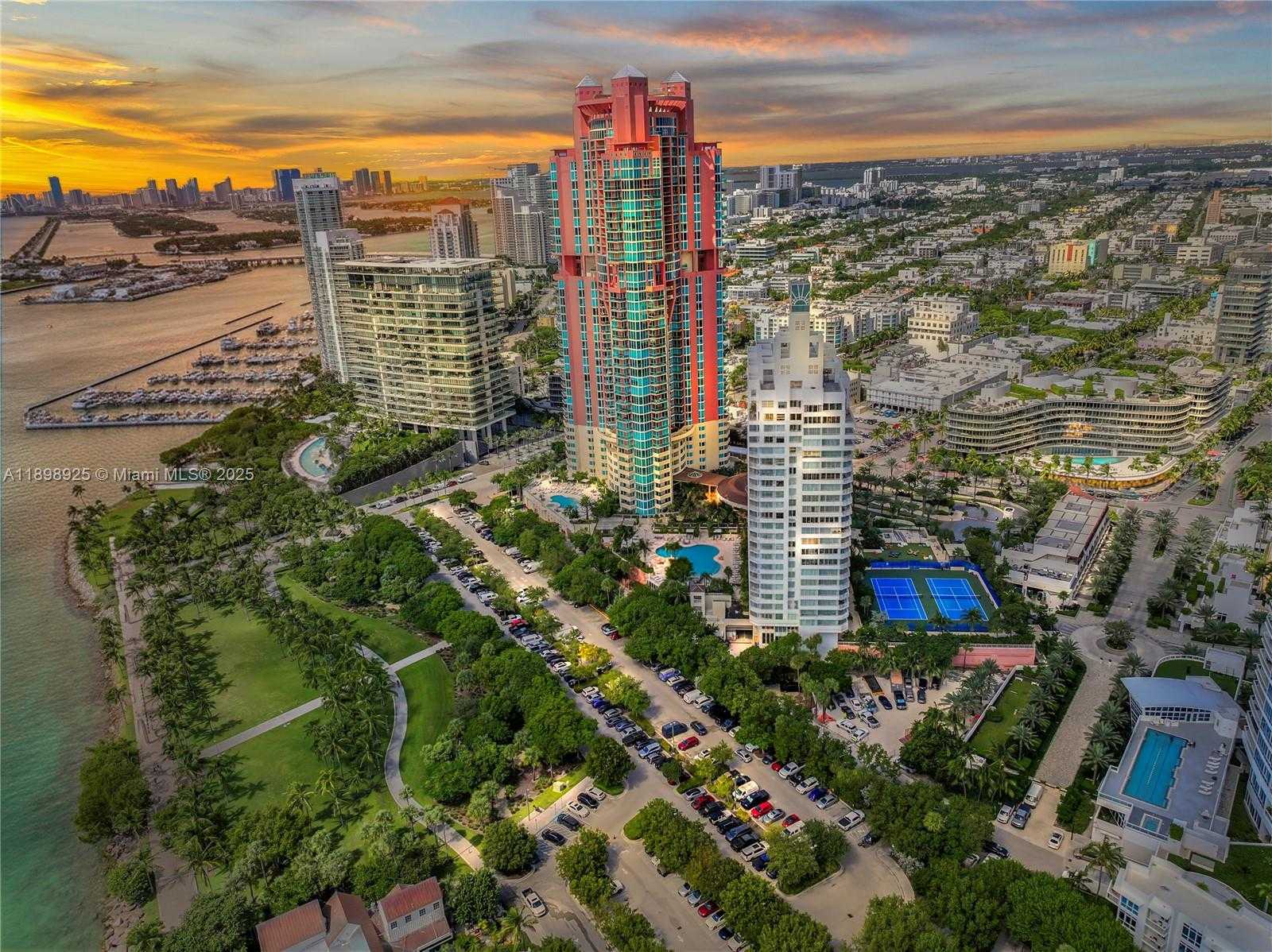 Small Image of 400 SOUTH POINTE DR #910, Miami Beach Number 44