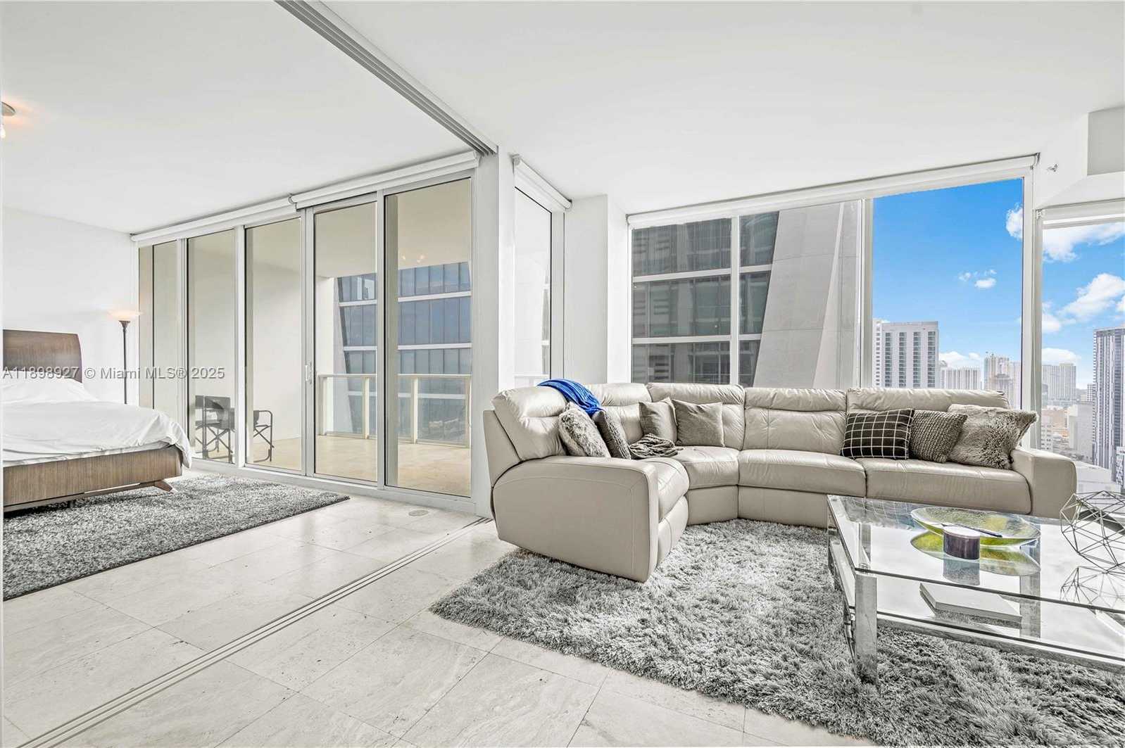 Small Image of 1040 BISCAYNE BLVD #3308, Miami Number 12