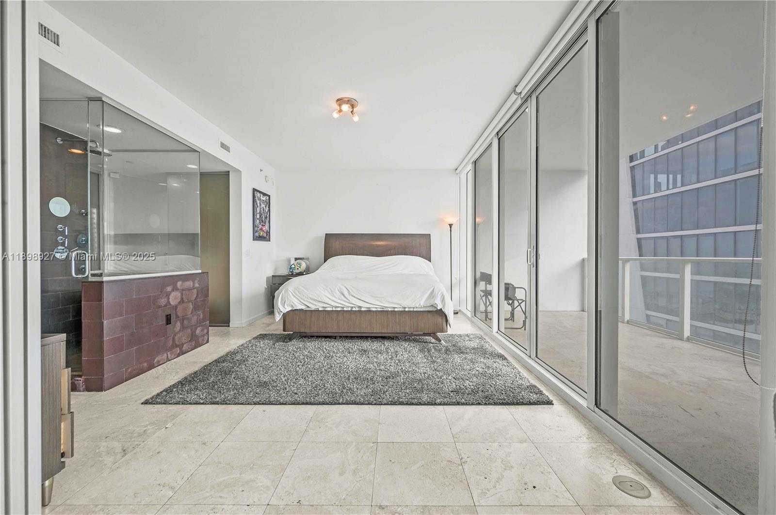 Small Image of 1040 BISCAYNE BLVD #3308, Miami Number 13