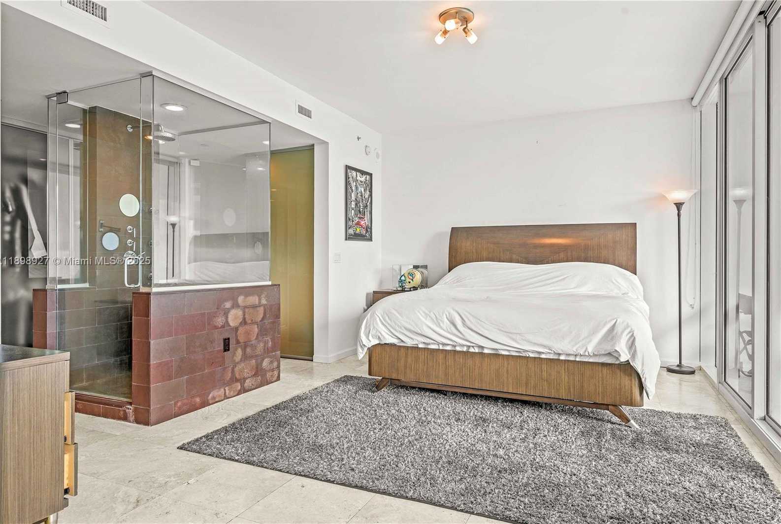 Small Image of 1040 BISCAYNE BLVD #3308, Miami Number 14