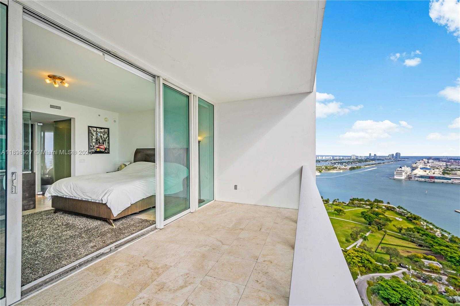 Small Image of 1040 BISCAYNE BLVD #3308, Miami Number 21