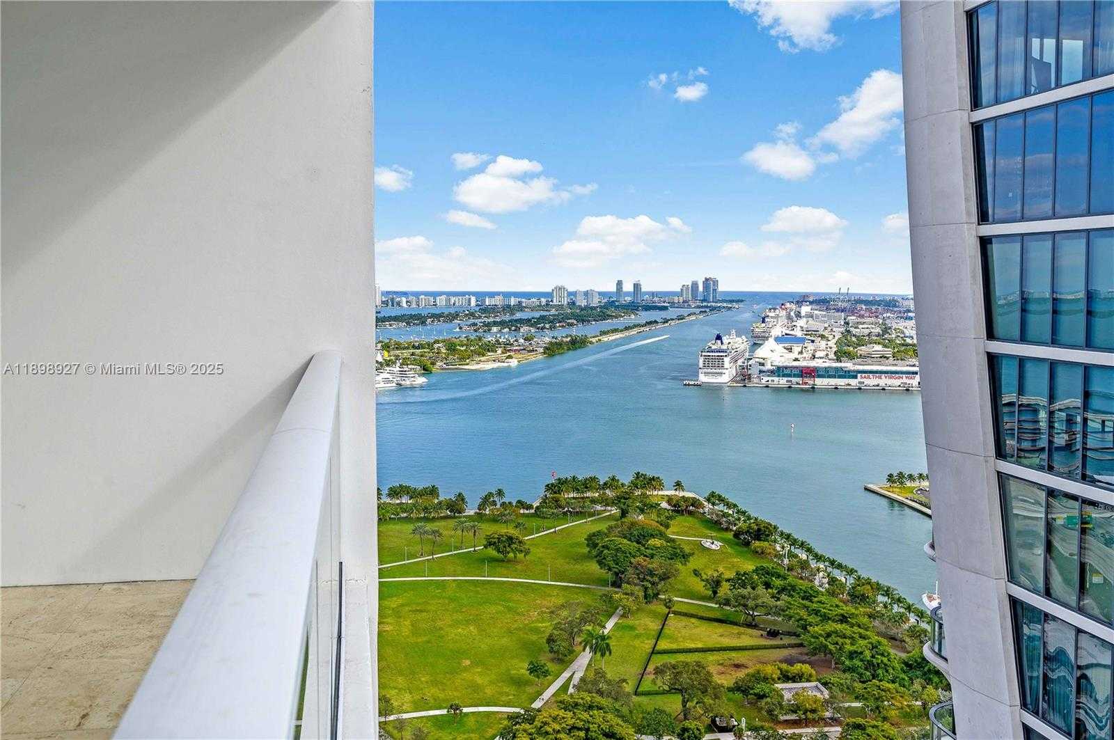 Small Image of 1040 BISCAYNE BLVD #3308, Miami Number 22