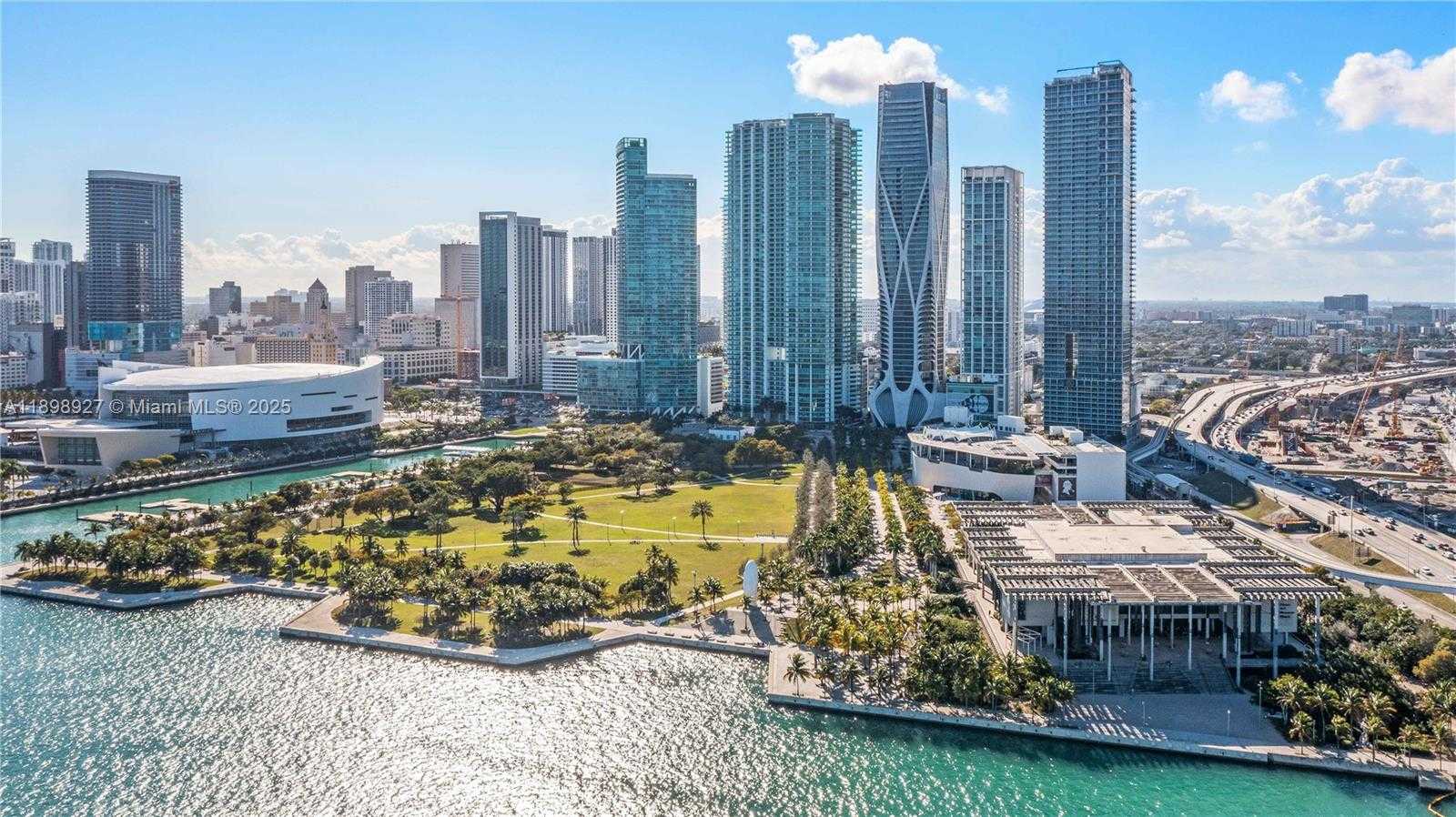 Small Image of 1040 BISCAYNE BLVD #3308, Miami Number 49