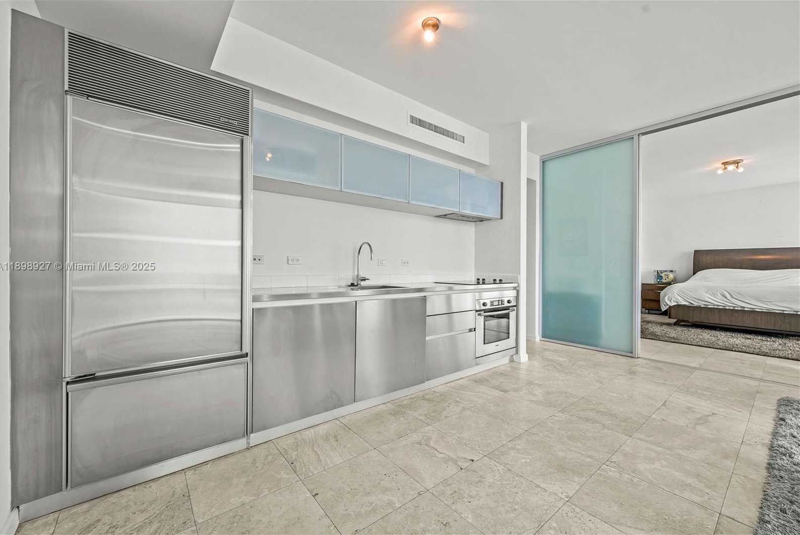 Small Image of 1040 BISCAYNE BLVD #3308, Miami Number 5
