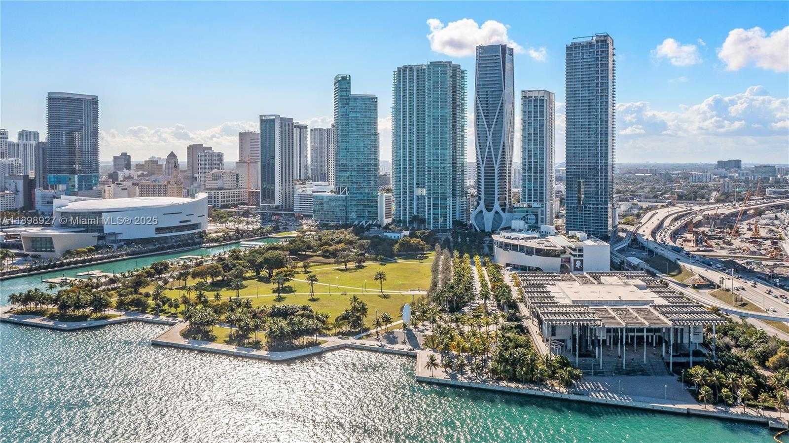 Small Image of 1040 BISCAYNE BLVD #3308, Miami Number 54