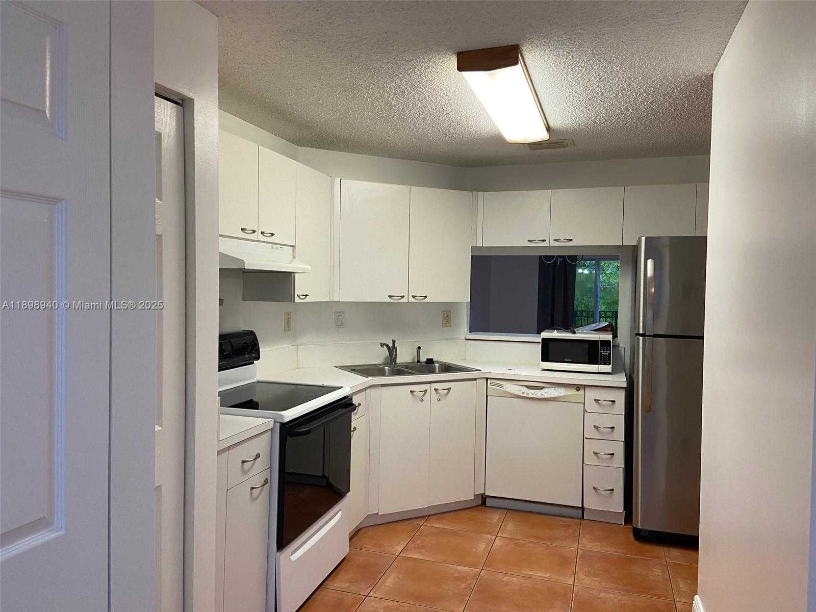 Small Image of 10030 HAMMOCKS BLVD #203-3, Miami Number 5