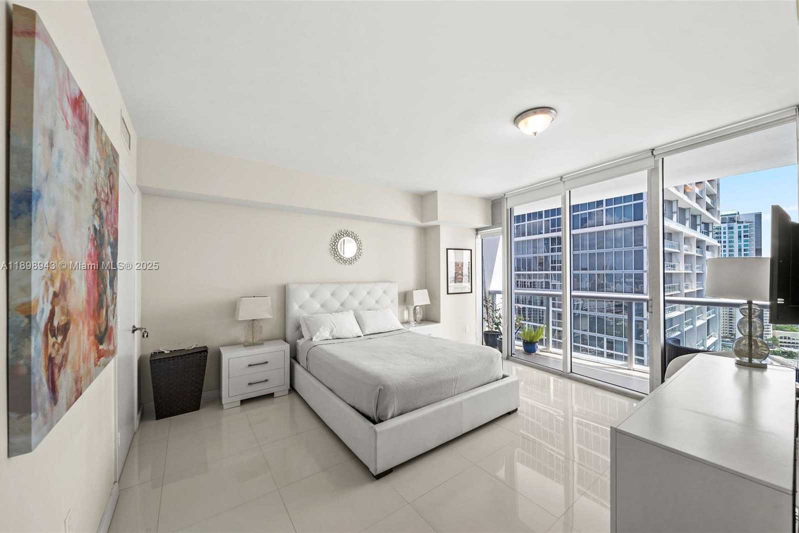 Small Image of 485 BRICKELL AVE #2611, Miami Number 15