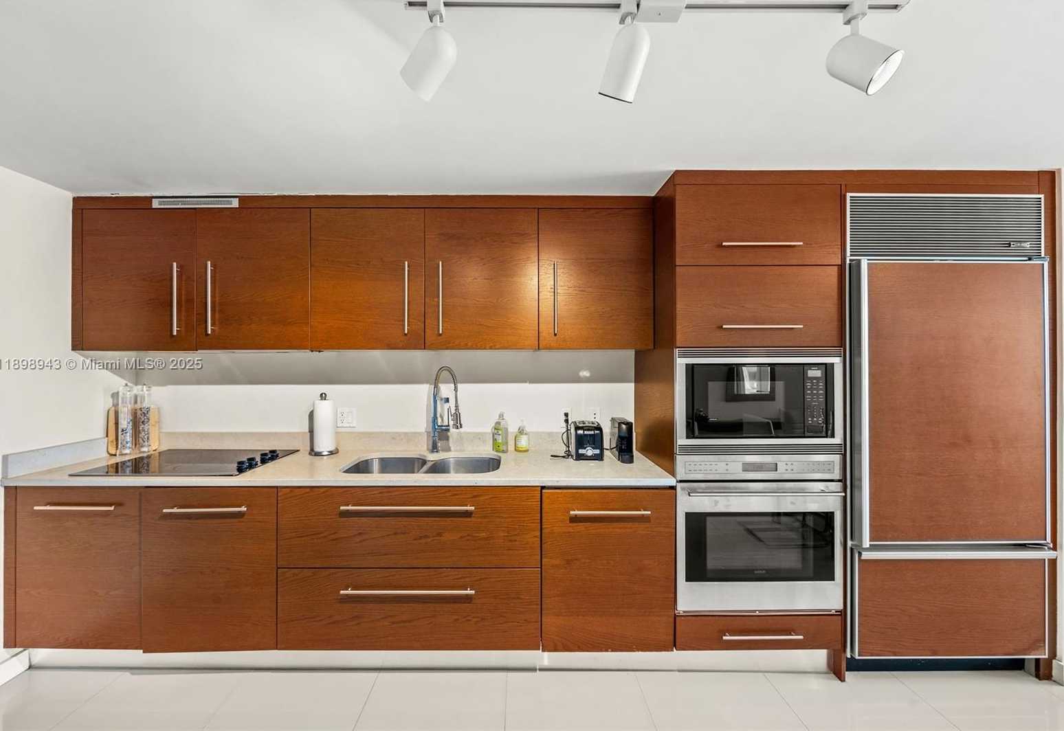 Small Image of 485 BRICKELL AVE #2611, Miami Number 16