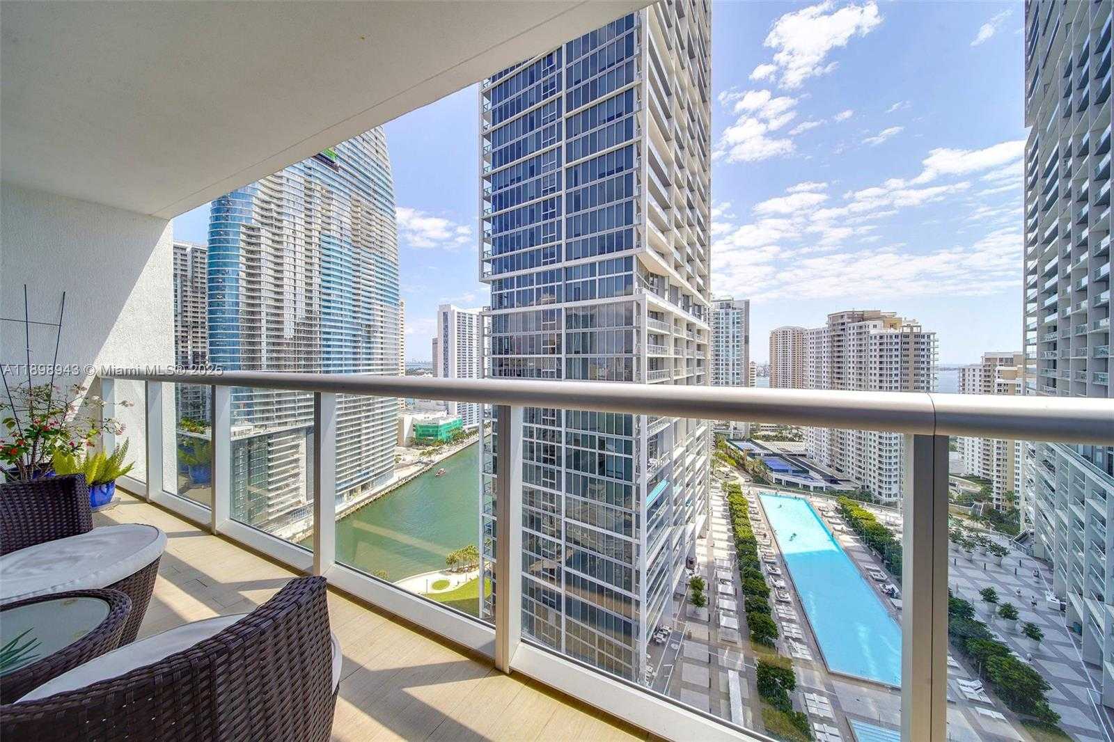Small Image of 485 BRICKELL AVE #2611, Miami Number 3