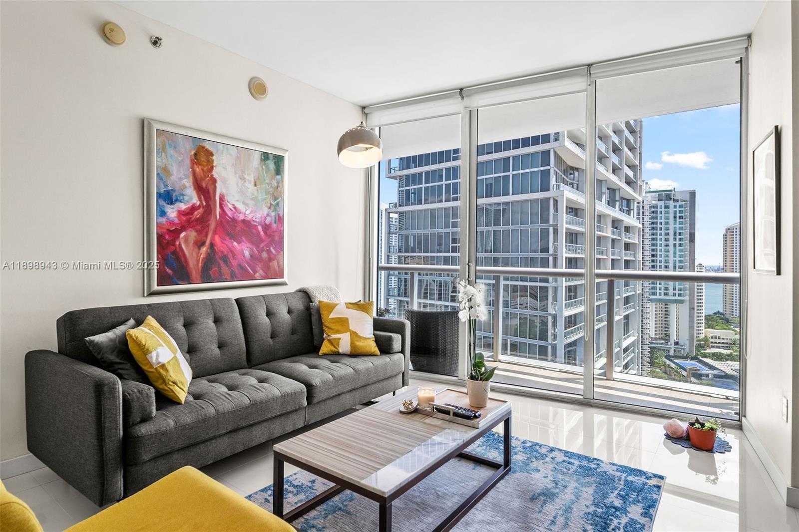 Small Image of 485 BRICKELL AVE #2611, Miami Number 6