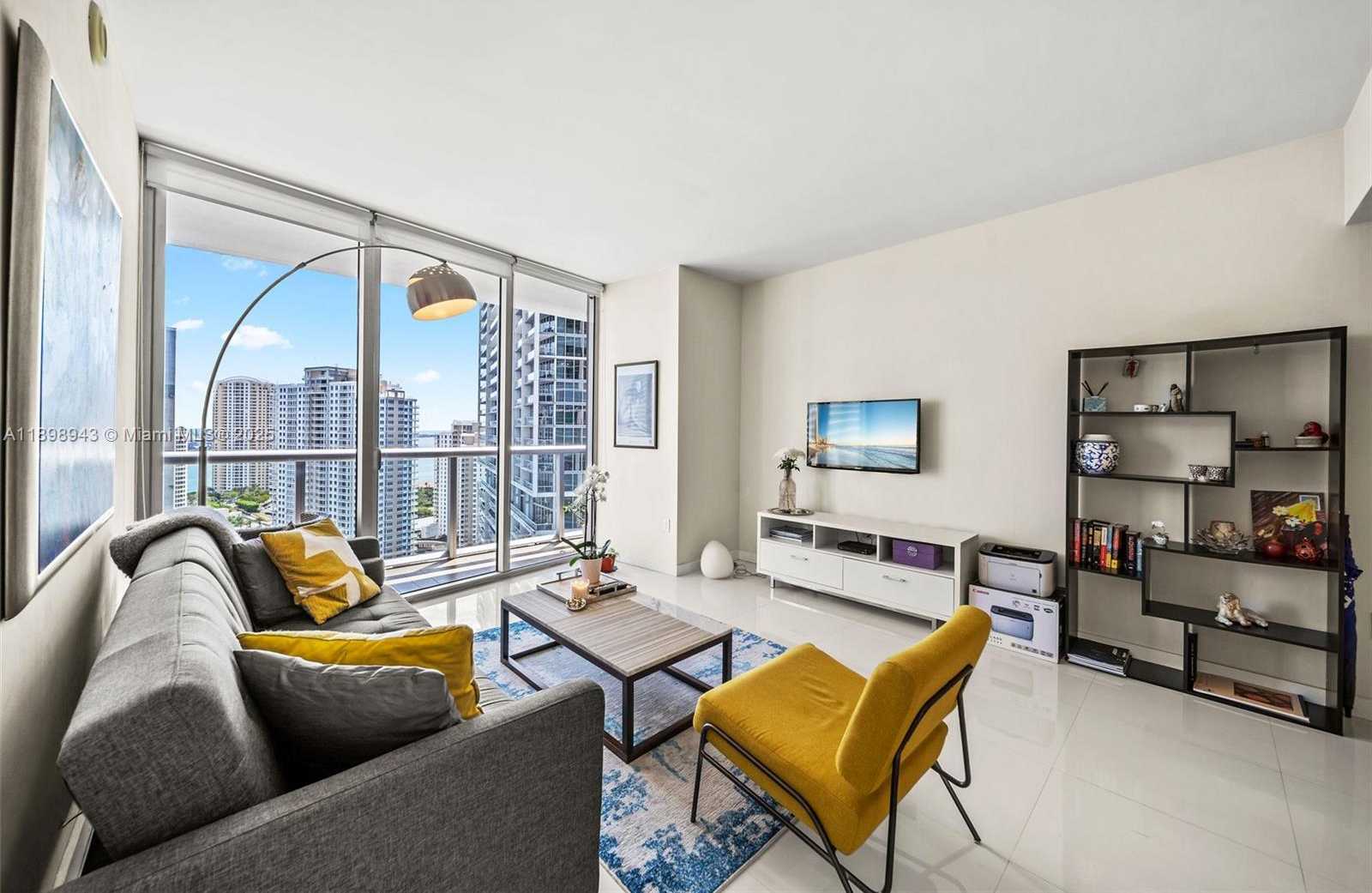 Small Image of 485 BRICKELL AVE #2611, Miami Number 8