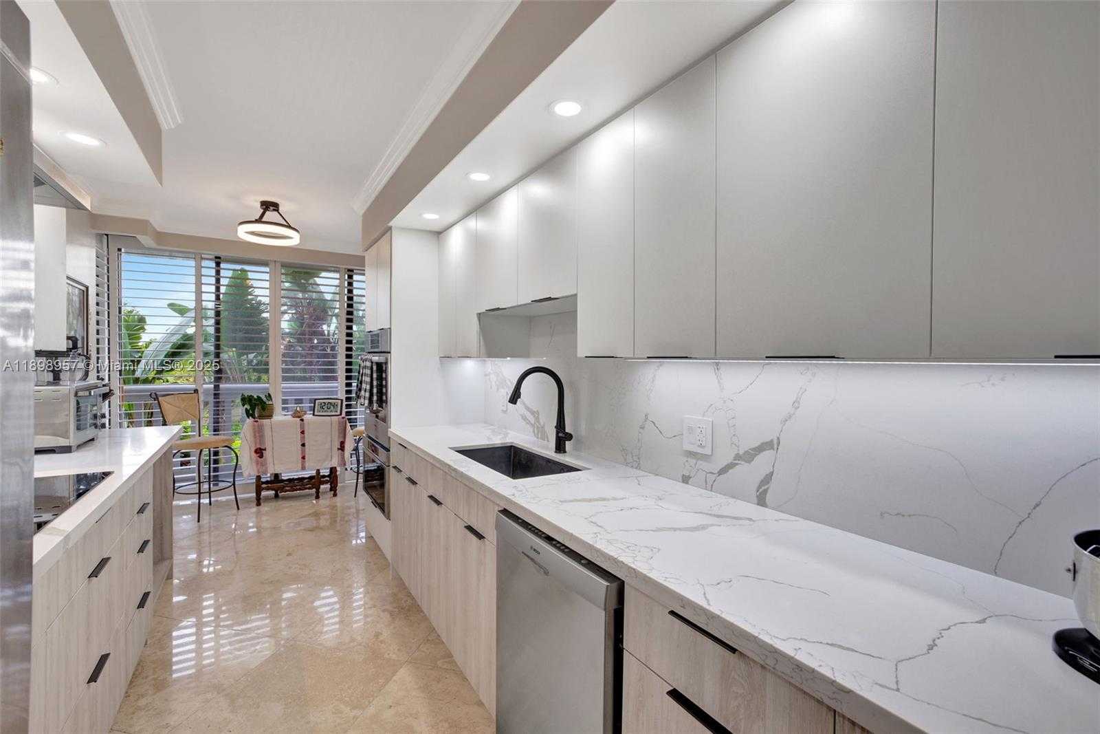 Small Image of 1000 ISLAND BLVD #302, Aventura Number 11