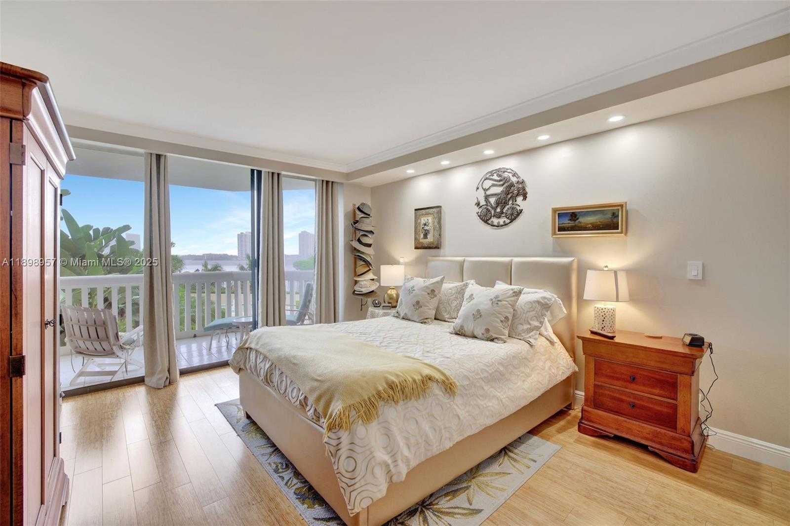 Small Image of 1000 ISLAND BLVD #302, Aventura Number 16