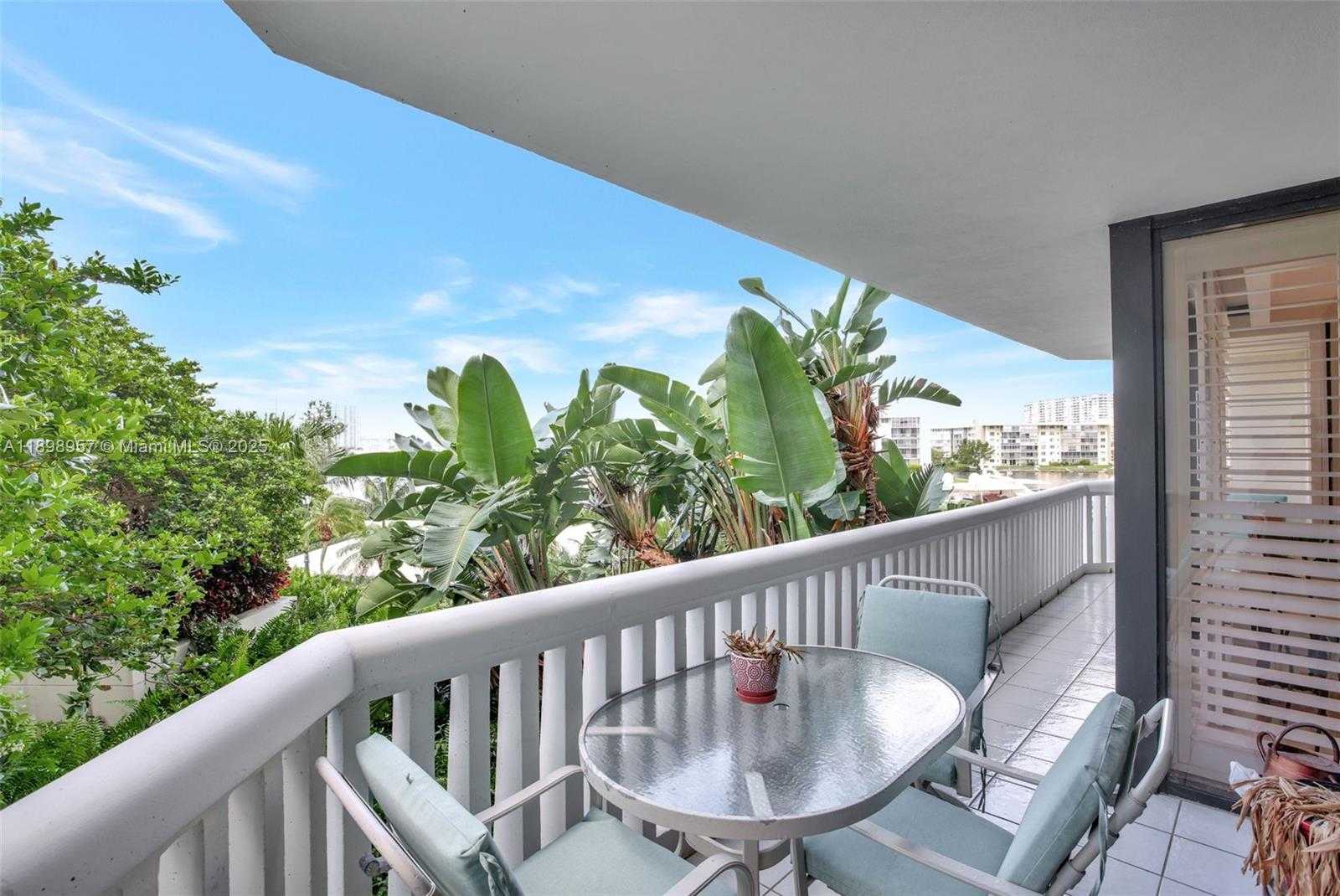 Small Image of 1000 ISLAND BLVD #302, Aventura Number 23