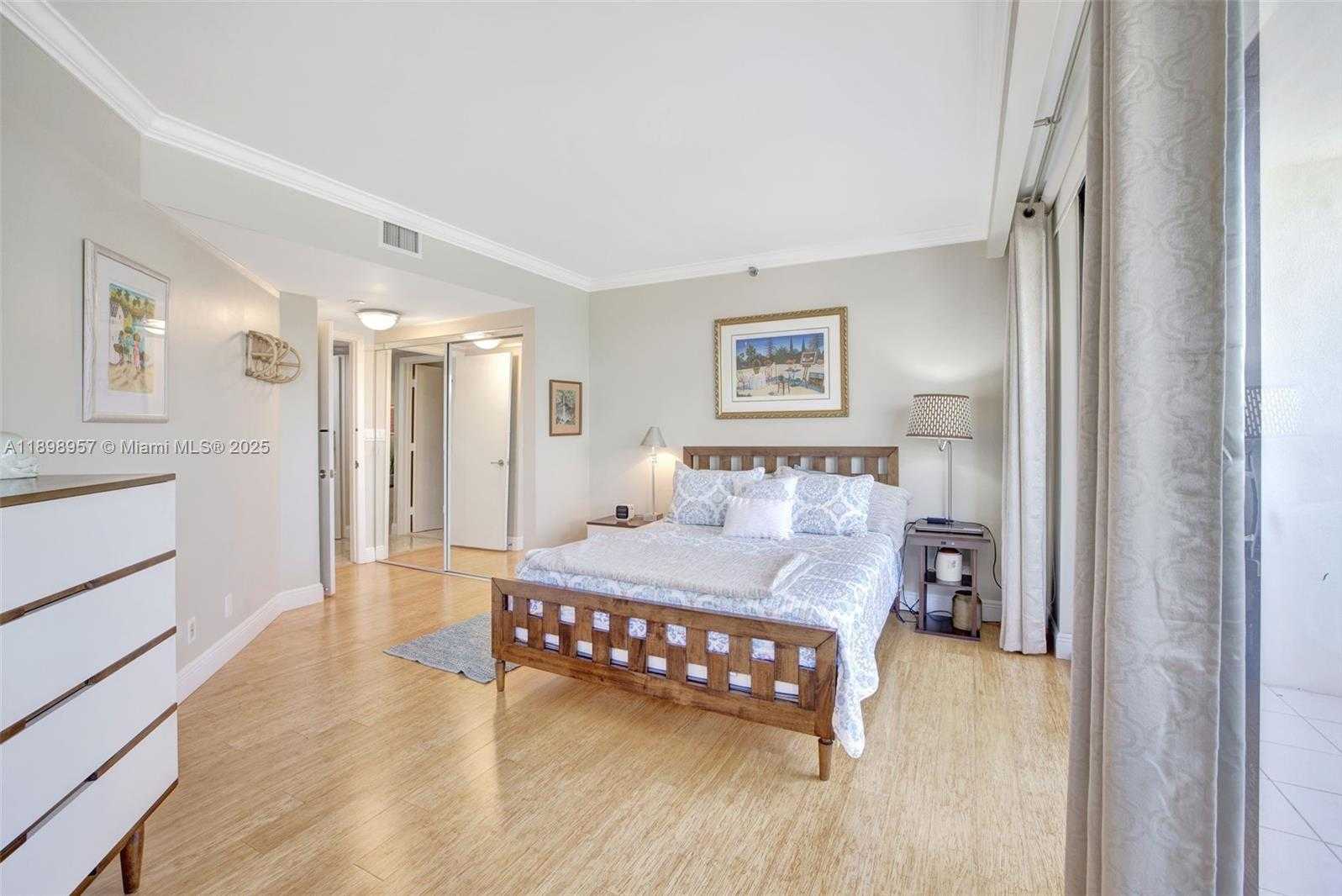 Small Image of 1000 ISLAND BLVD #302, Aventura Number 25