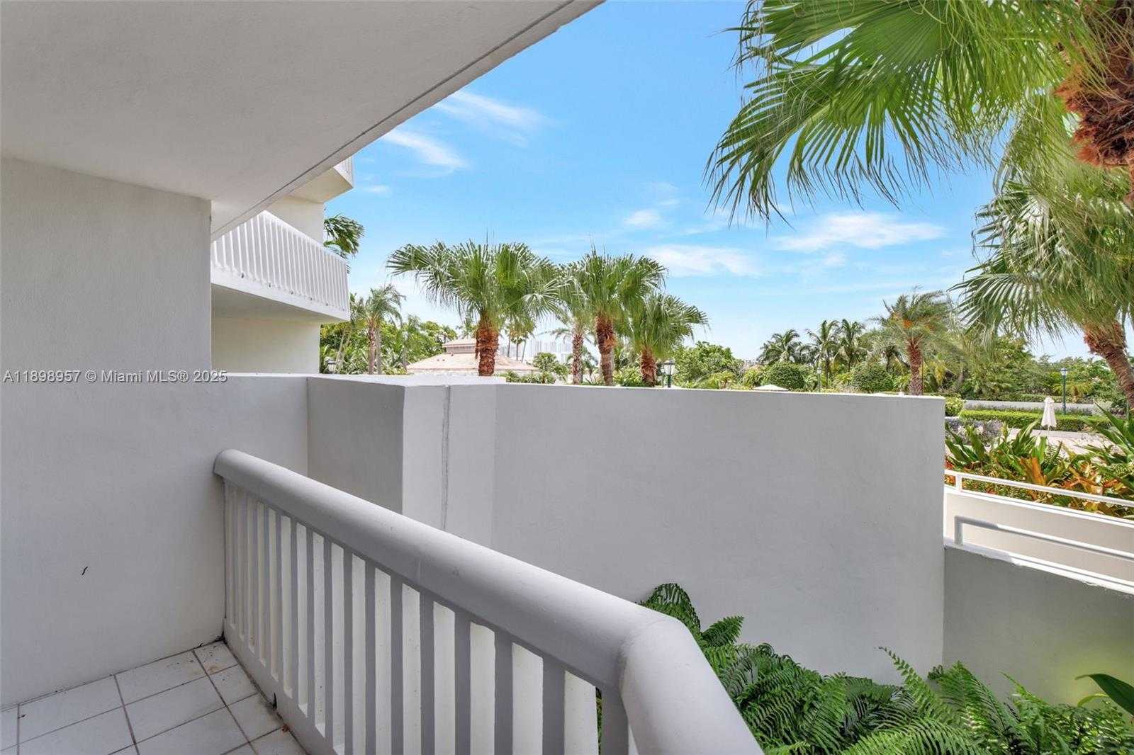 Small Image of 1000 ISLAND BLVD #302, Aventura Number 27