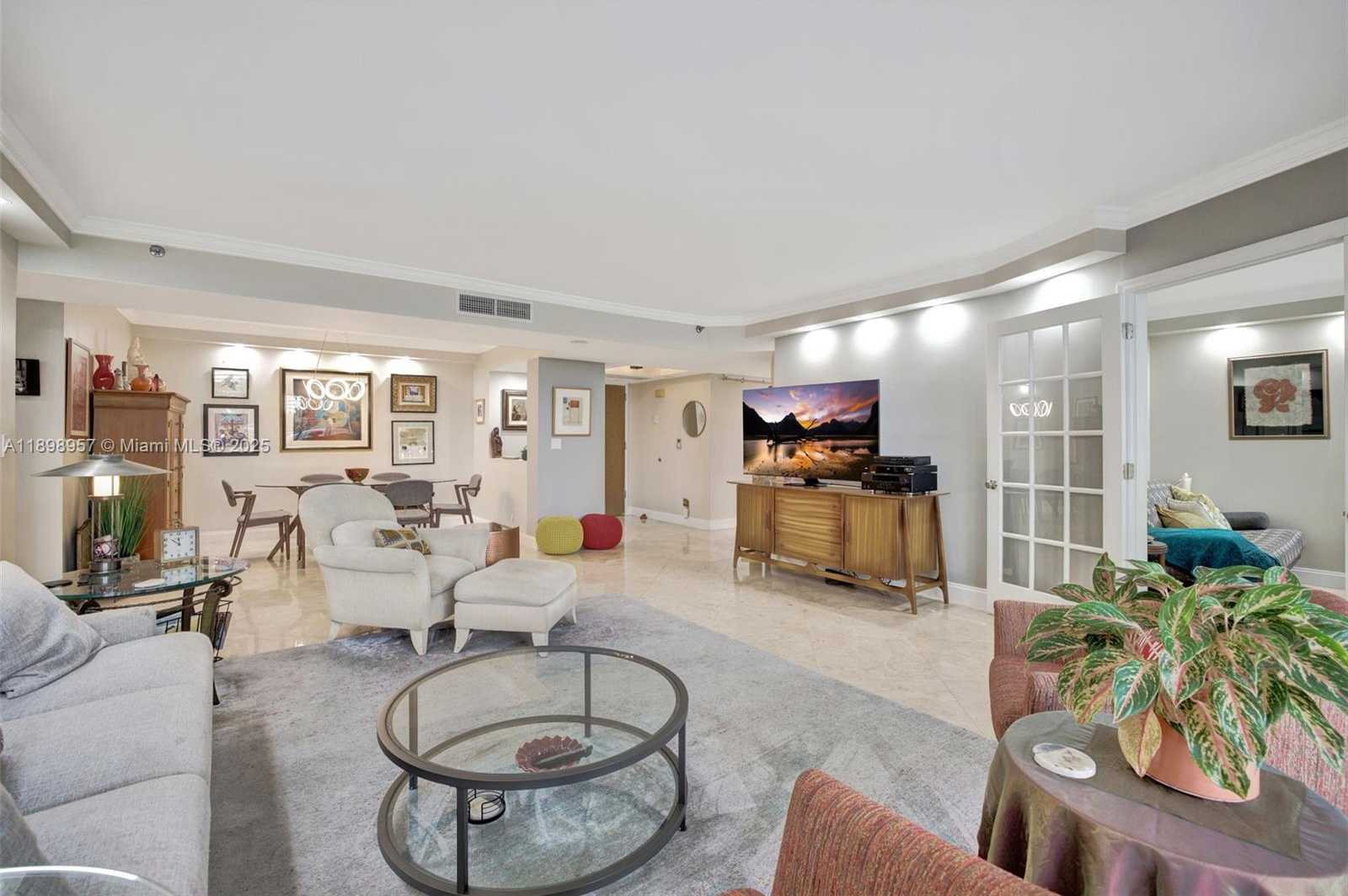 Small Image of 1000 ISLAND BLVD #302, Aventura Number 3