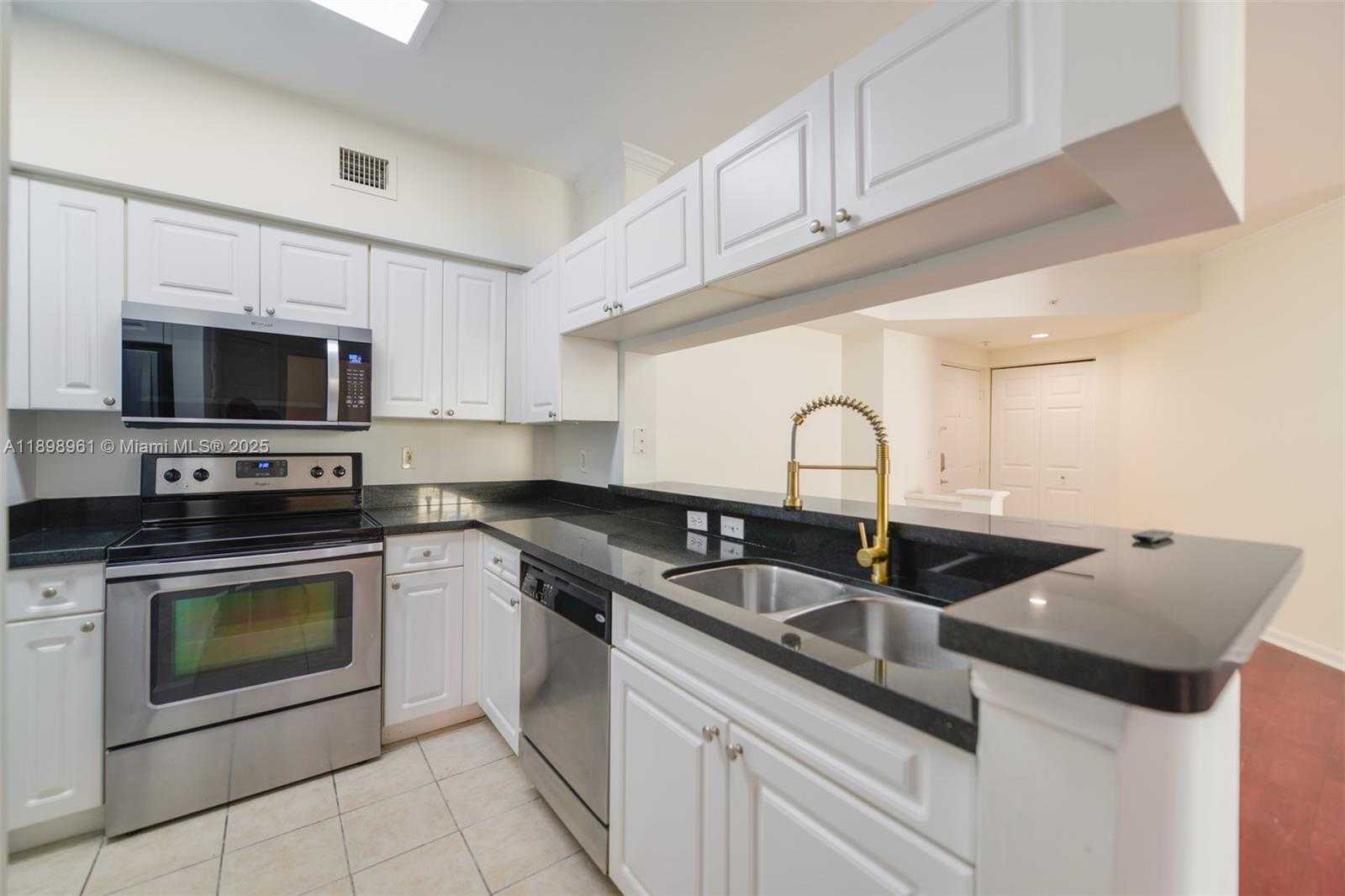 Small Image of 17100 NORTH BAY RD #1614, Sunny Isles Beach Number 15