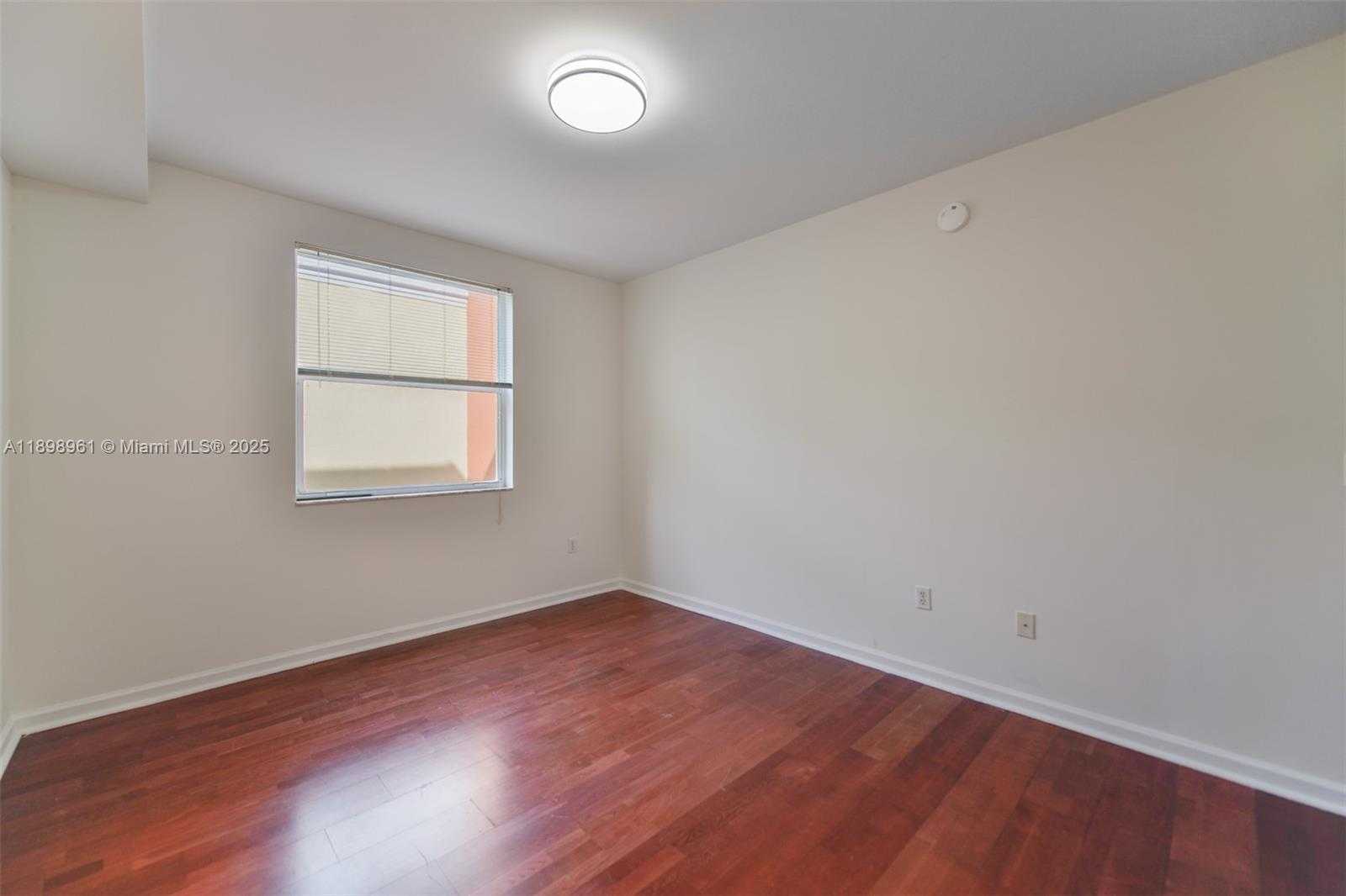 Small Image of 17100 NORTH BAY RD #1614, Sunny Isles Beach Number 25