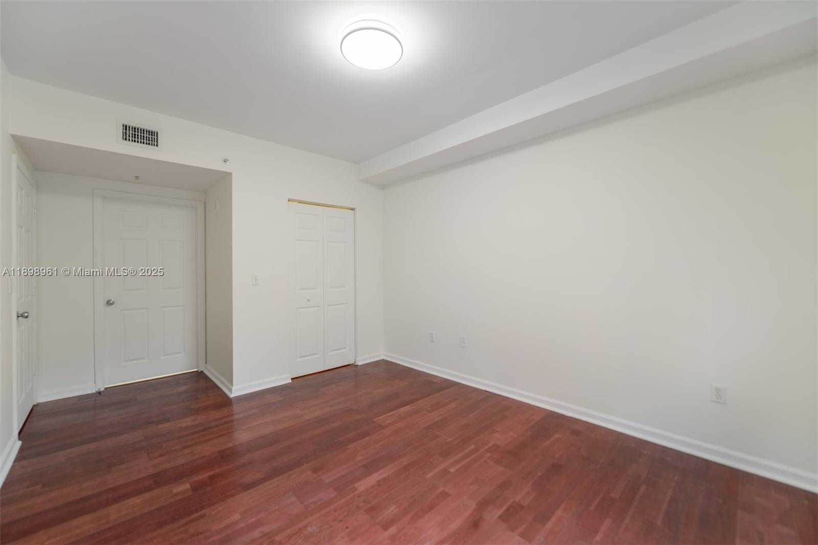 Small Image of 17100 NORTH BAY RD #1614, Sunny Isles Beach Number 26