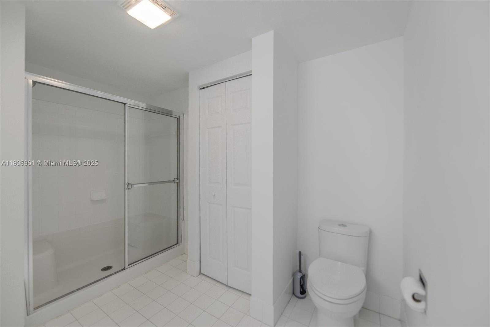 Small Image of 17100 NORTH BAY RD #1614, Sunny Isles Beach Number 29
