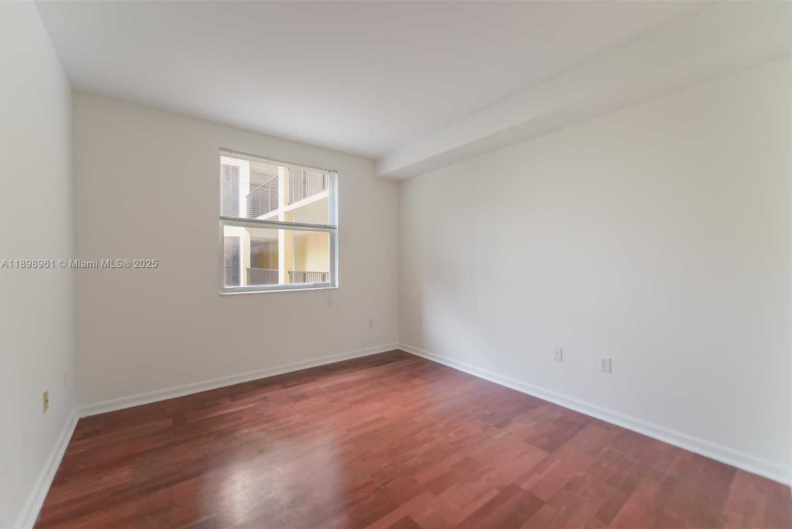 Small Image of 17100 NORTH BAY RD #1614, Sunny Isles Beach Number 32