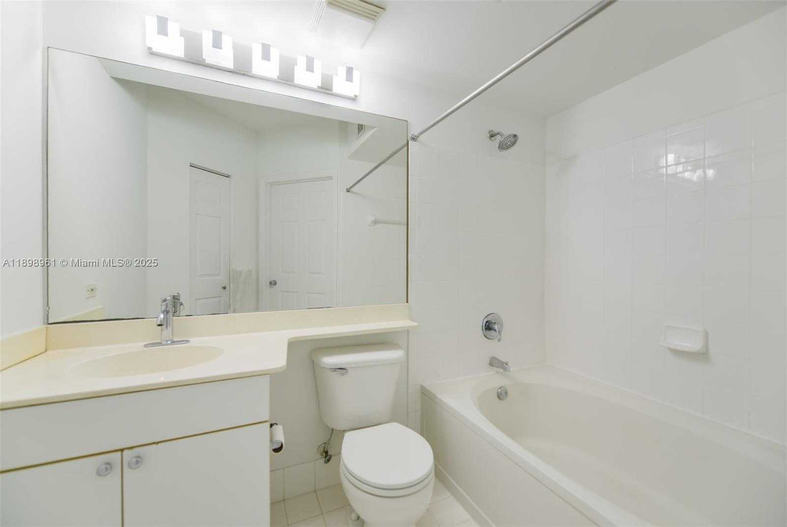 Small Image of 17100 NORTH BAY RD #1614, Sunny Isles Beach Number 39
