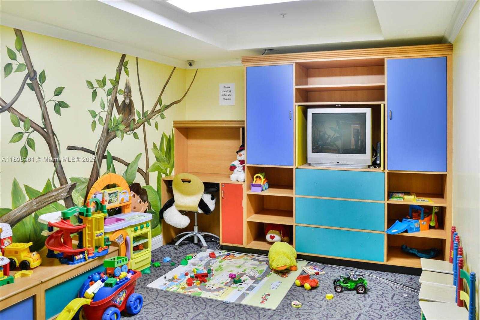 Small Image of 17100 NORTH BAY RD #1614, Sunny Isles Beach Number 44