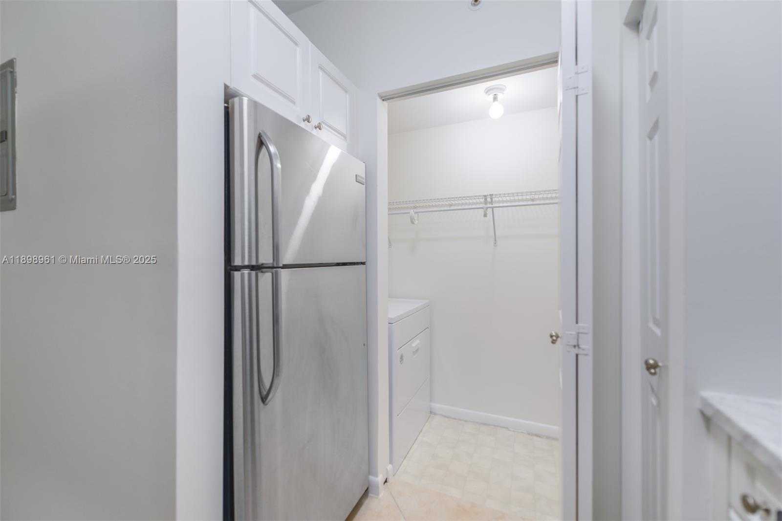 Small Image of 17100 NORTH BAY RD #1614, Sunny Isles Beach Number 8