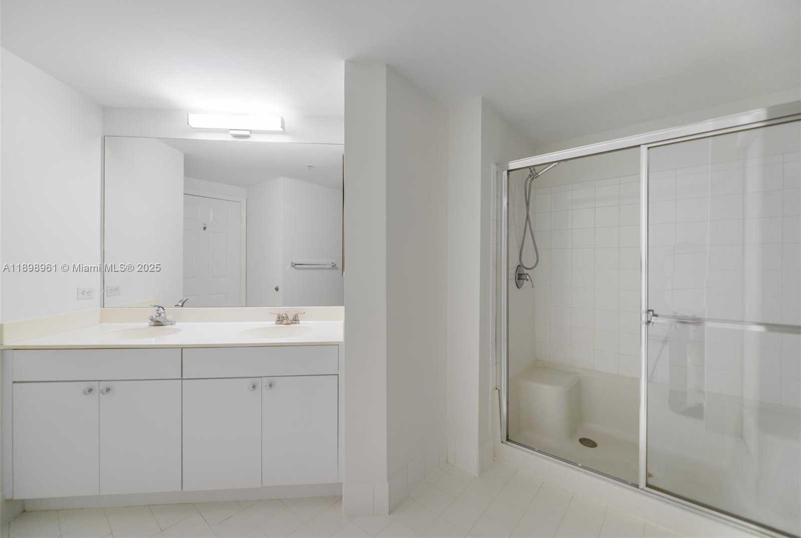 Small Image of 17100 NORTH BAY RD #1614, Sunny Isles Beach Number 9