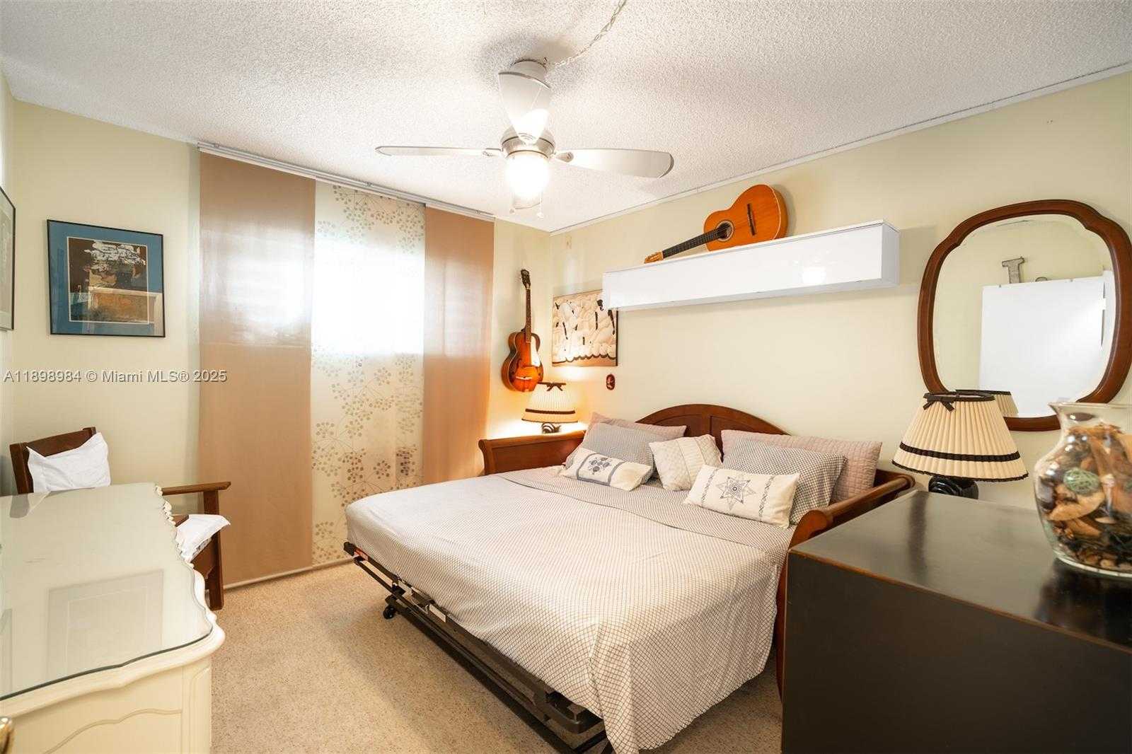Small Image of 2500 DIANA DR #305, Hallandale Beach Number 11