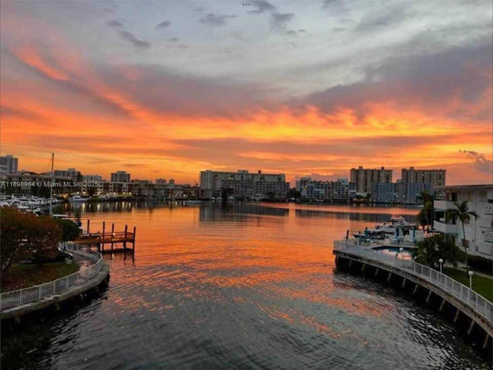 Small Image of 2500 DIANA DR #305, Hallandale Beach Number 23