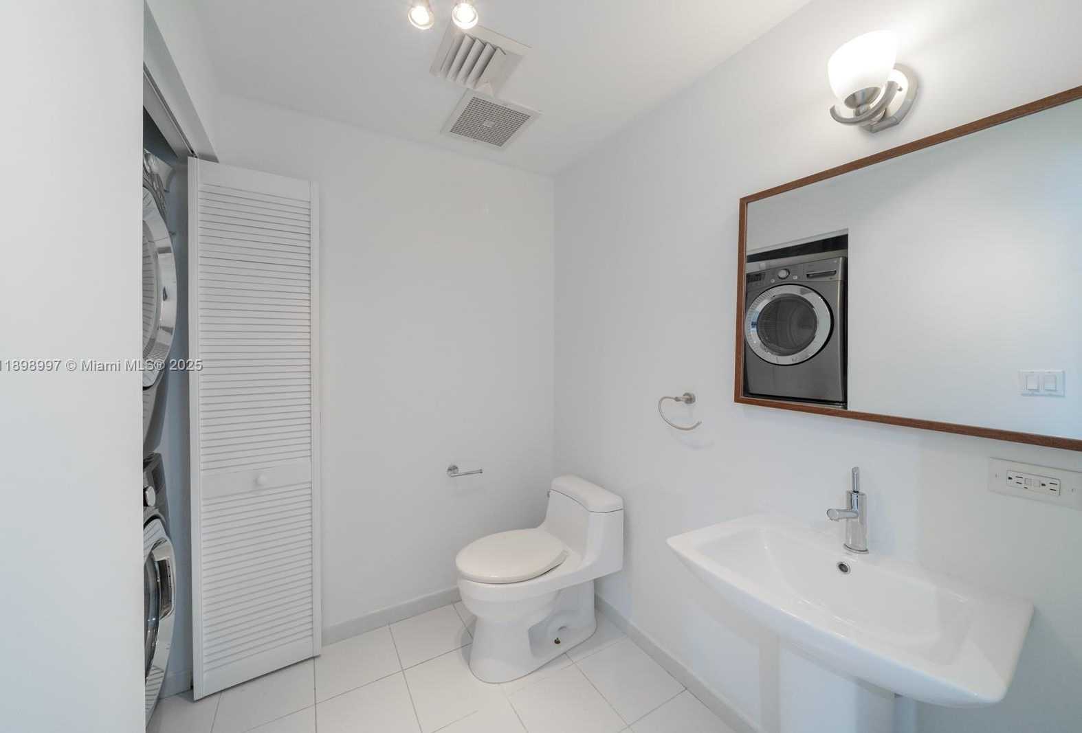 Small Image of 3470 EAST COAST AVE #H0913, Miami Number 4