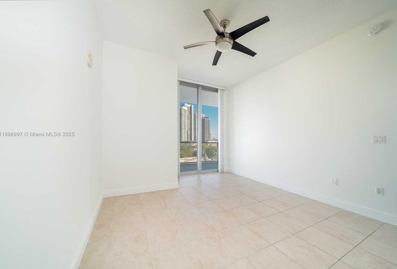 Small Image of 3470 EAST COAST AVE #H0913, Miami Number 5