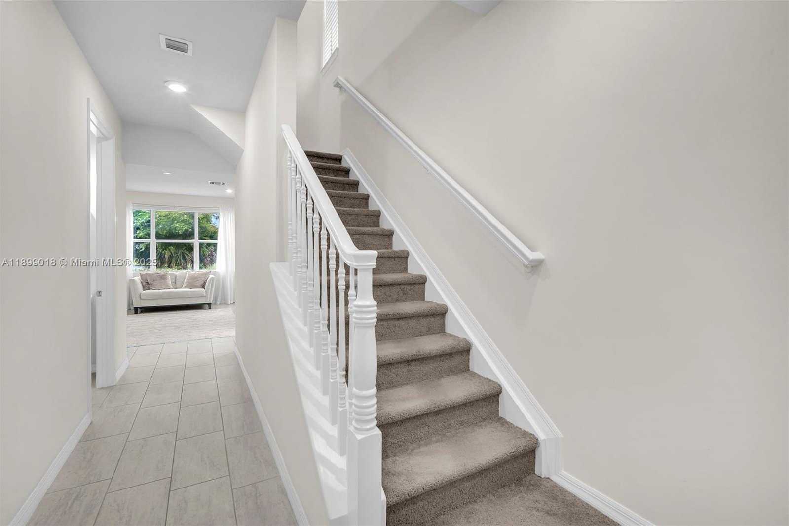 Small Image of 1436 SILK OAK DR, Hollywood Number 10