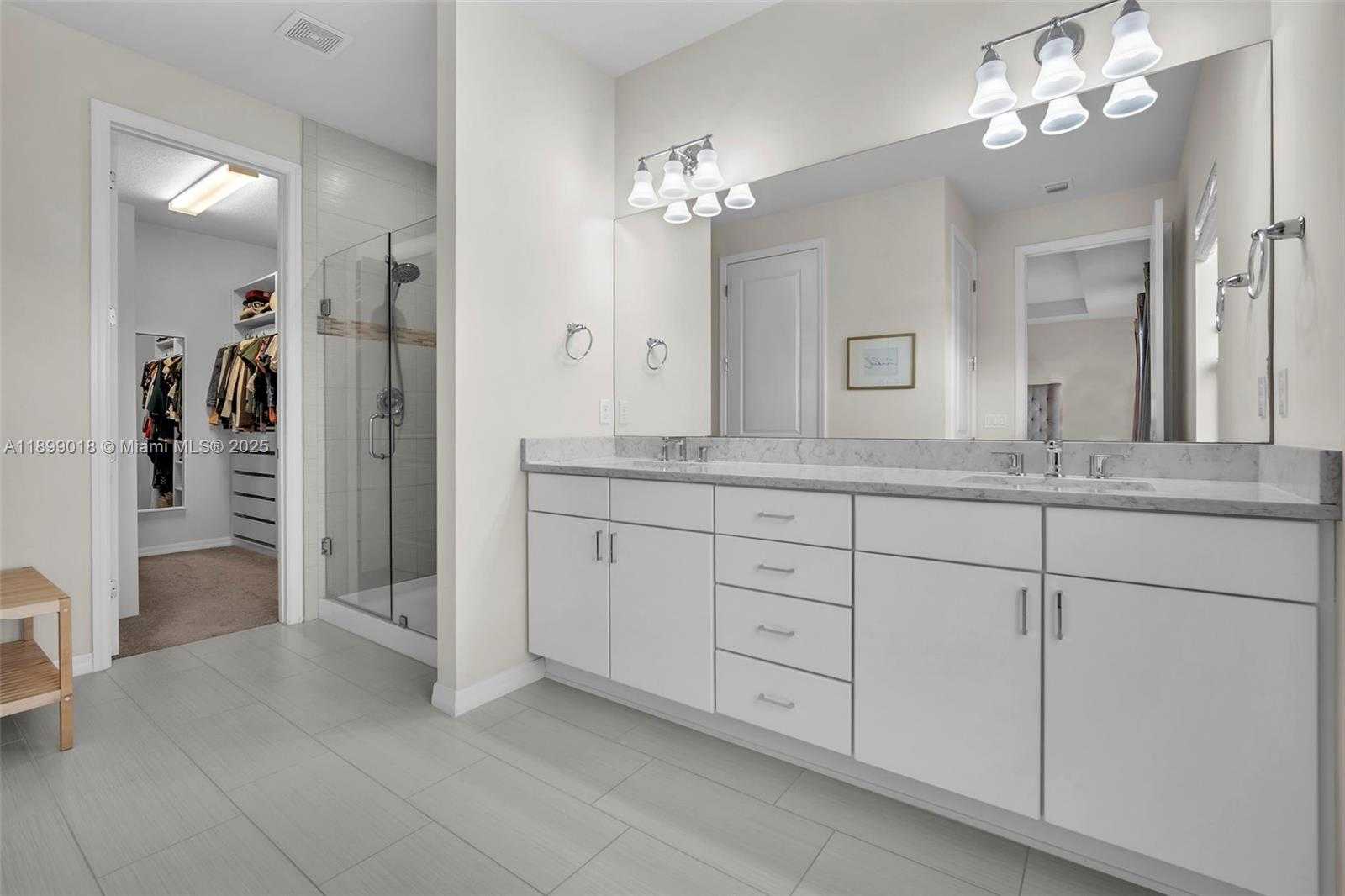 Small Image of 1436 SILK OAK DR, Hollywood Number 15