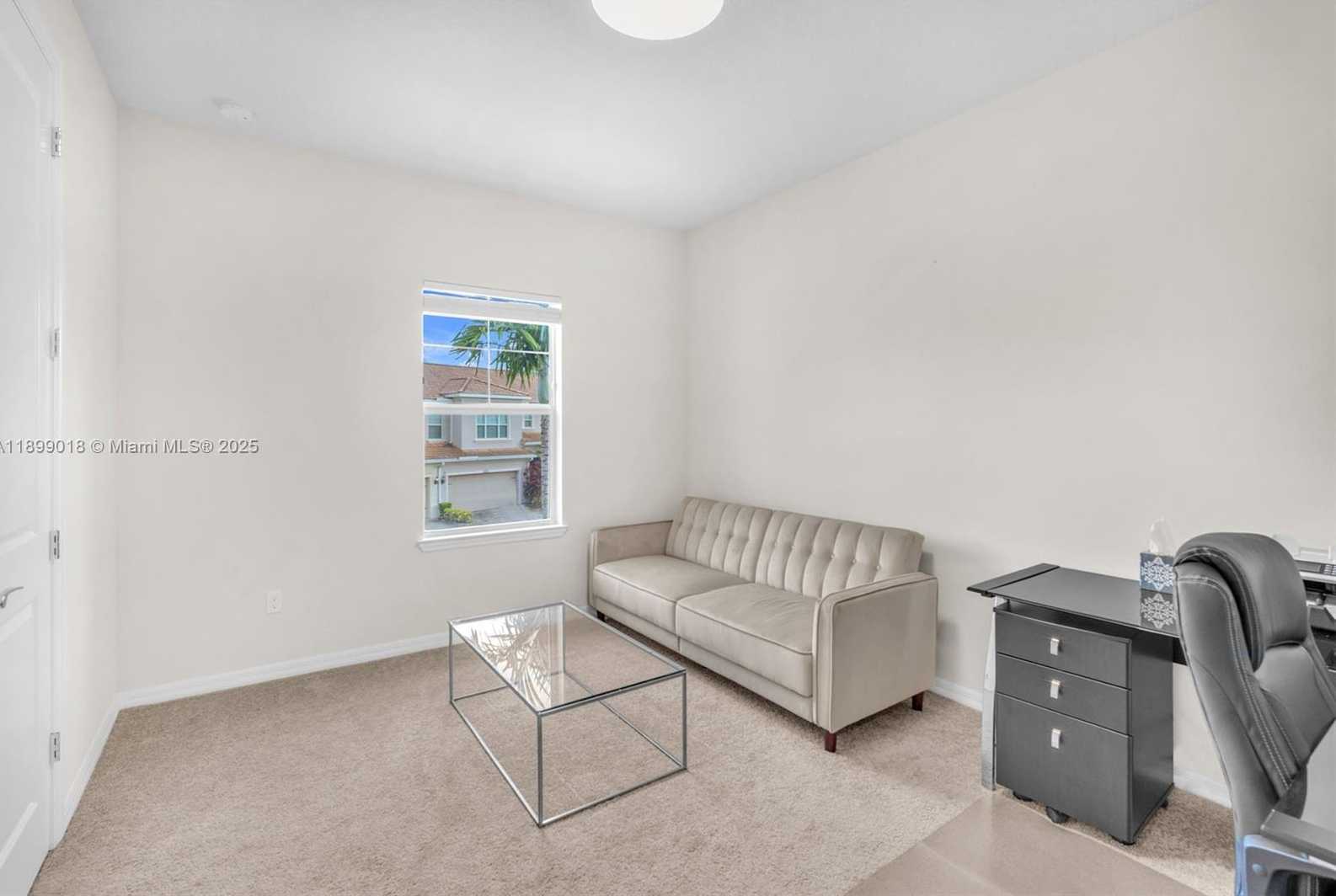Small Image of 1436 SILK OAK DR, Hollywood Number 19