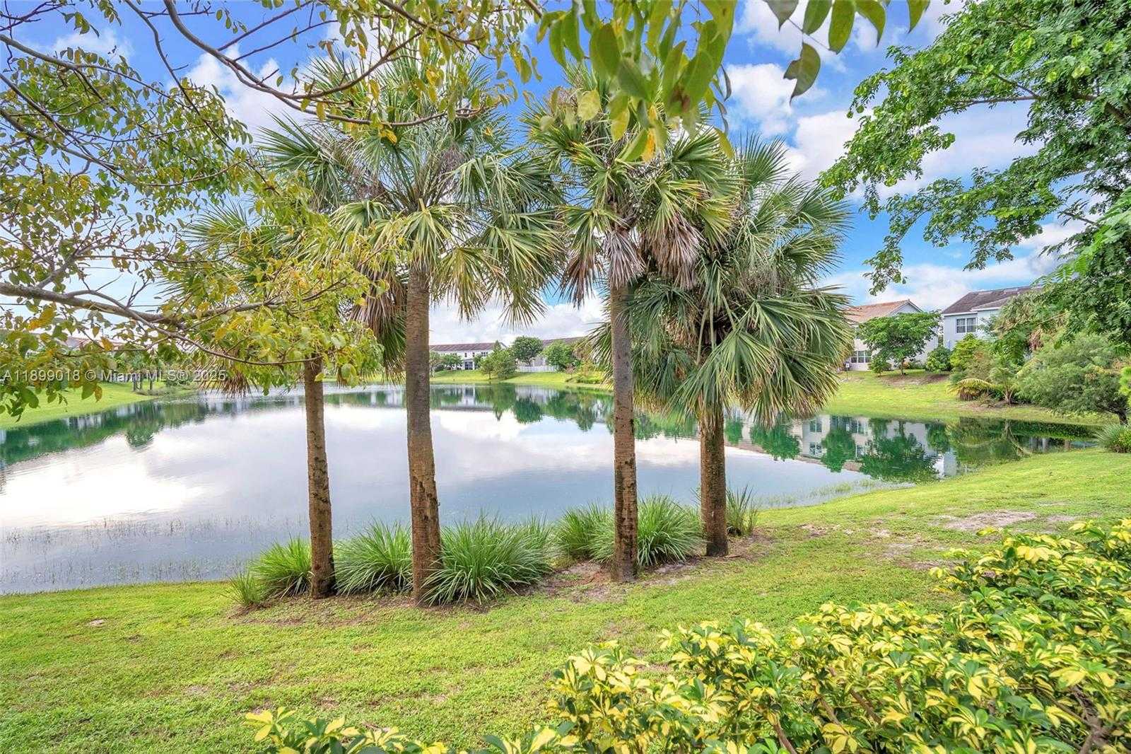 Small Image of 1436 SILK OAK DR, Hollywood Number 24