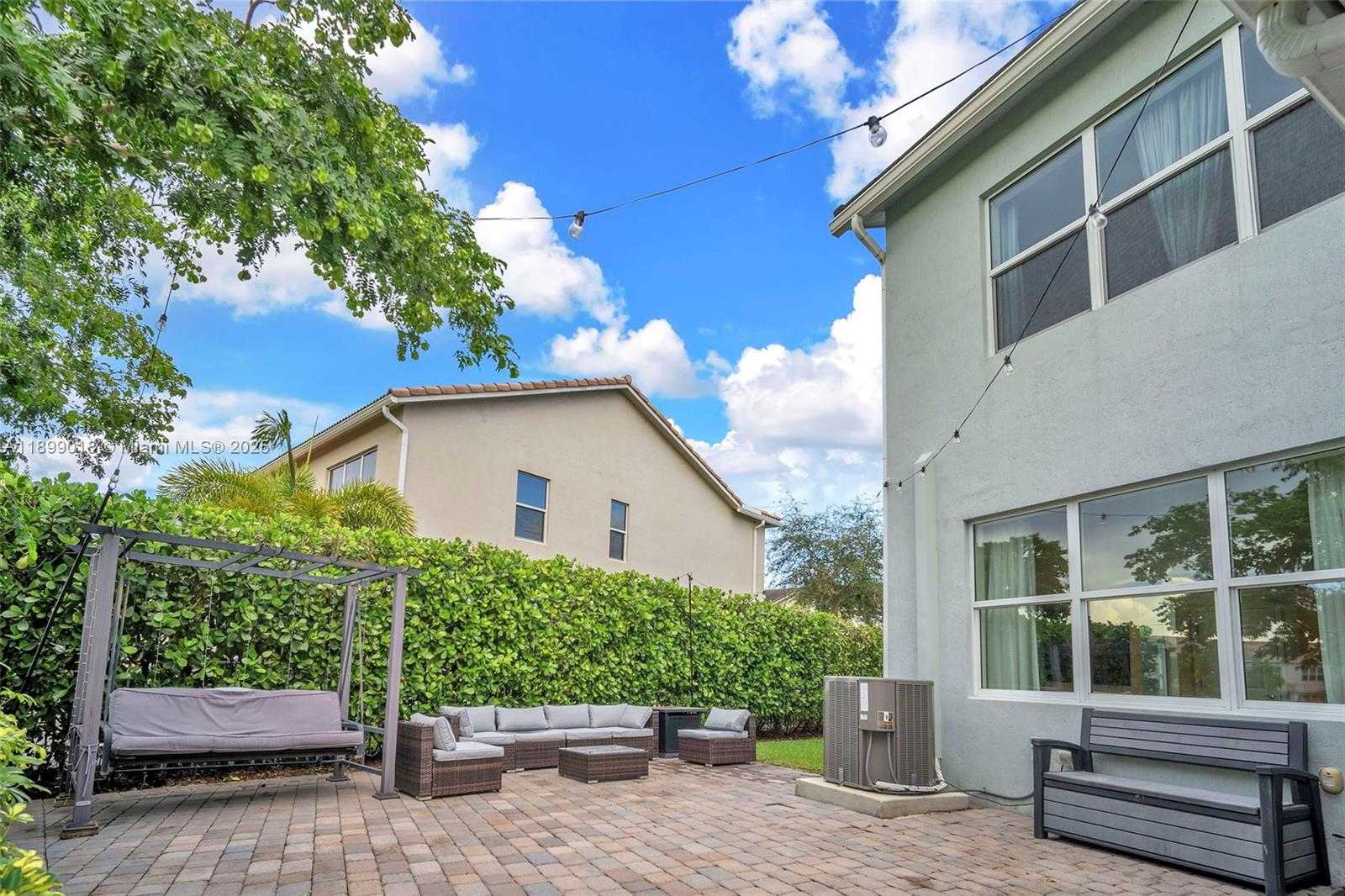 Small Image of 1436 SILK OAK DR, Hollywood Number 25