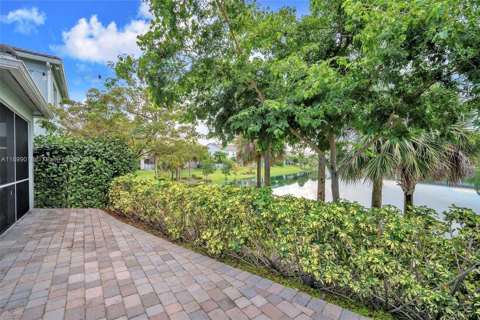 Small Image of 1436 SILK OAK DR, Hollywood Number 26