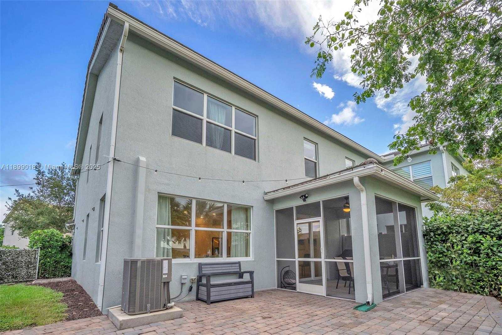 Small Image of 1436 SILK OAK DR, Hollywood Number 27