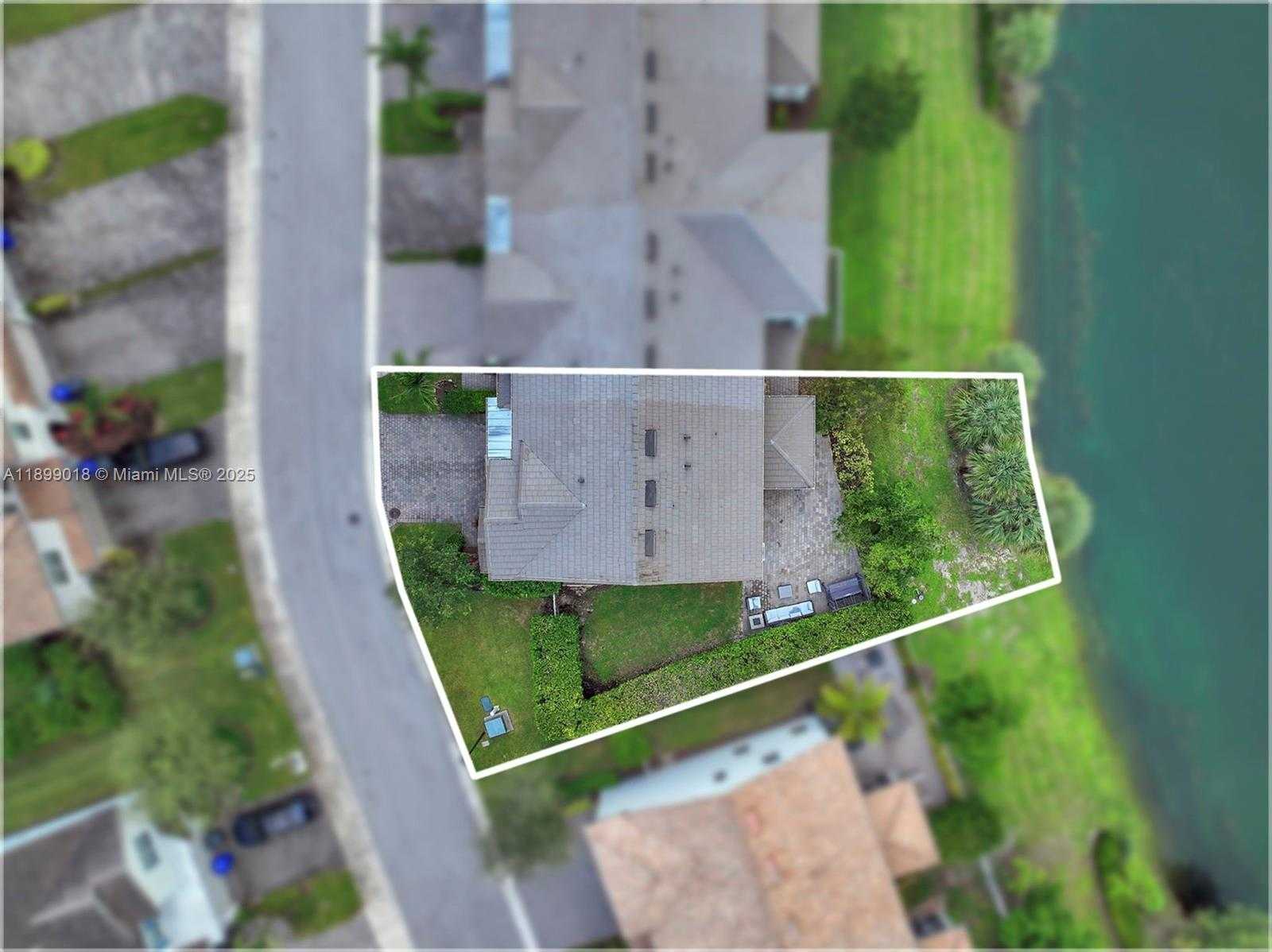 Small Image of 1436 SILK OAK DR, Hollywood Number 32