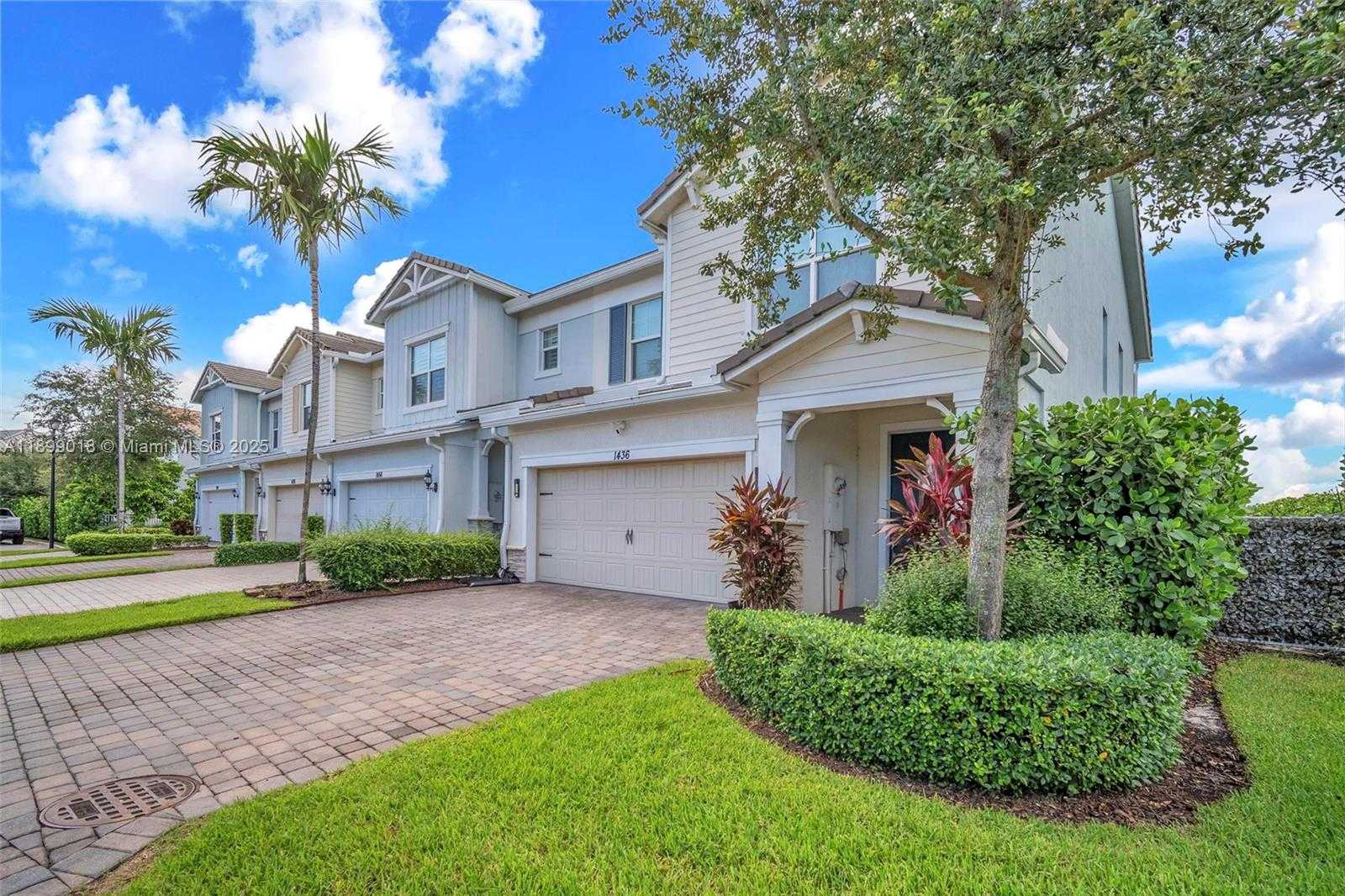 Small Image of 1436 SILK OAK DR, Hollywood Number 34