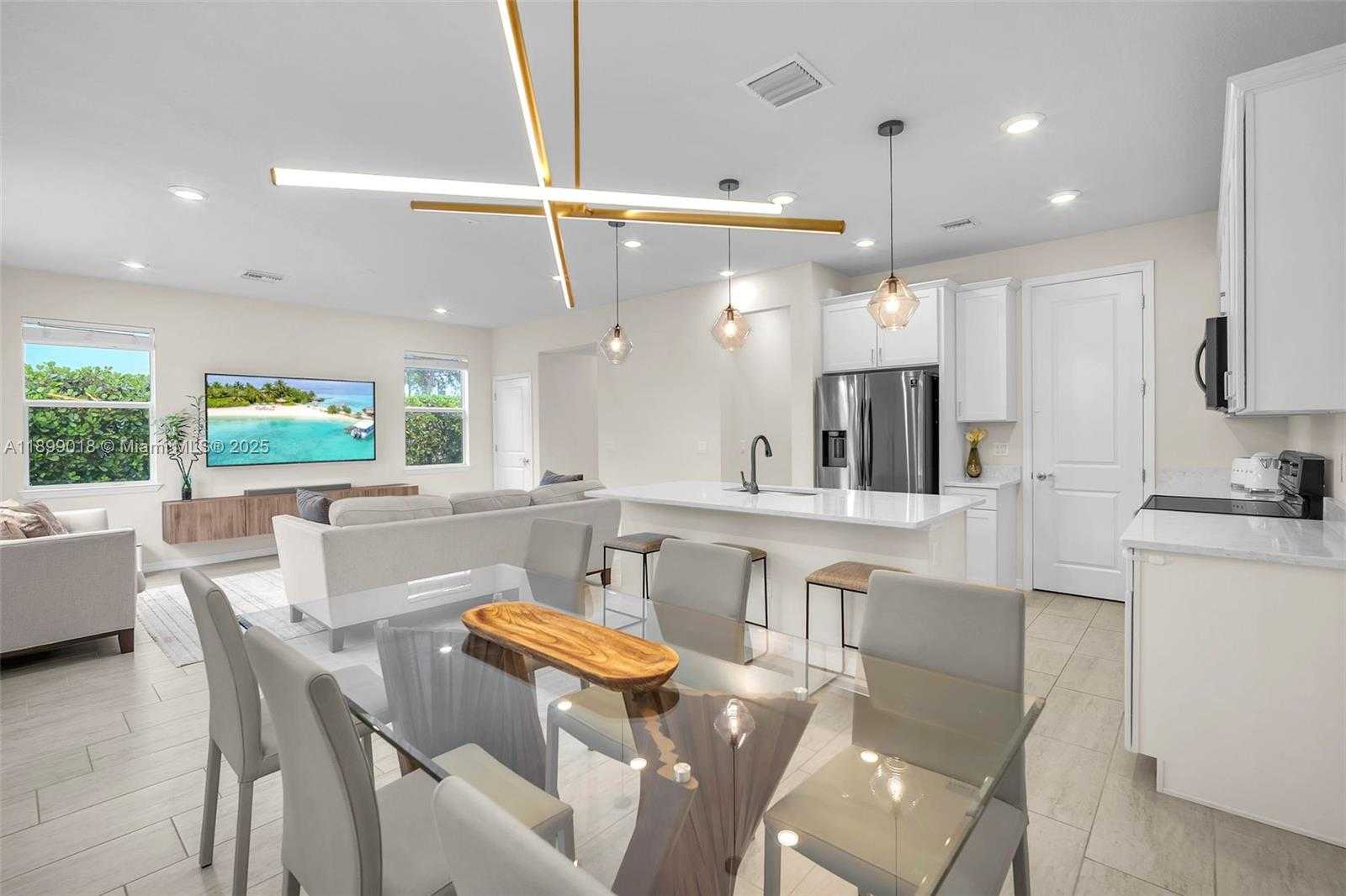 Small Image of 1436 SILK OAK DR, Hollywood Number 7