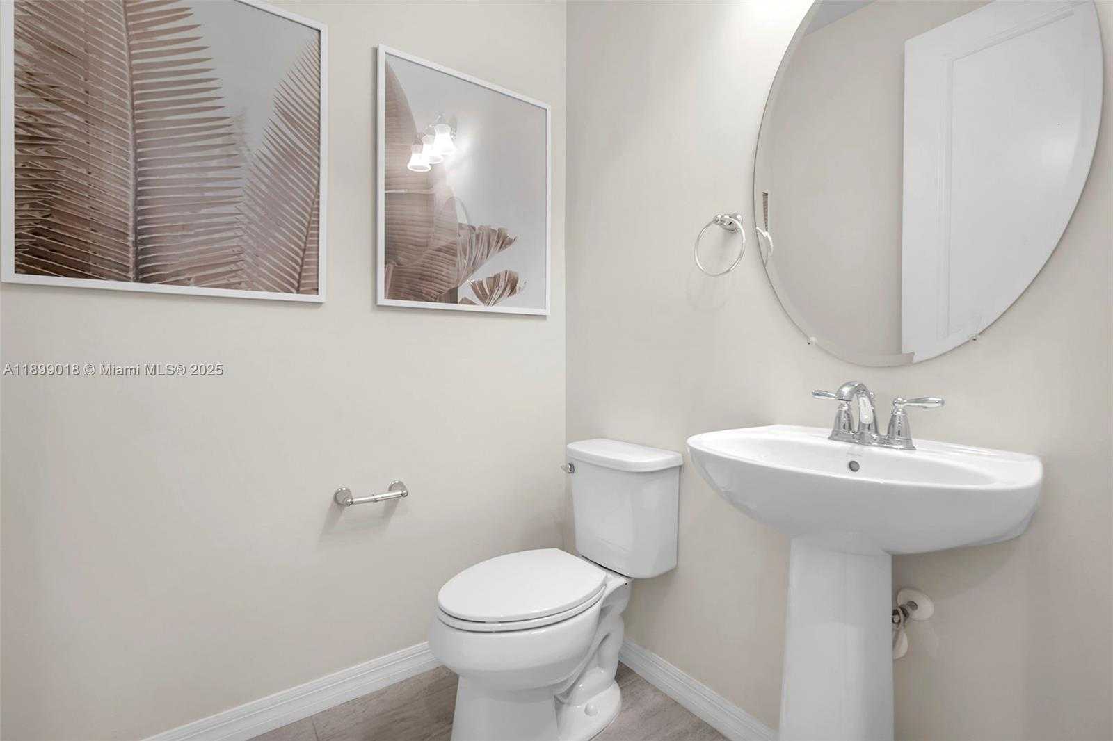 Small Image of 1436 SILK OAK DR, Hollywood Number 9