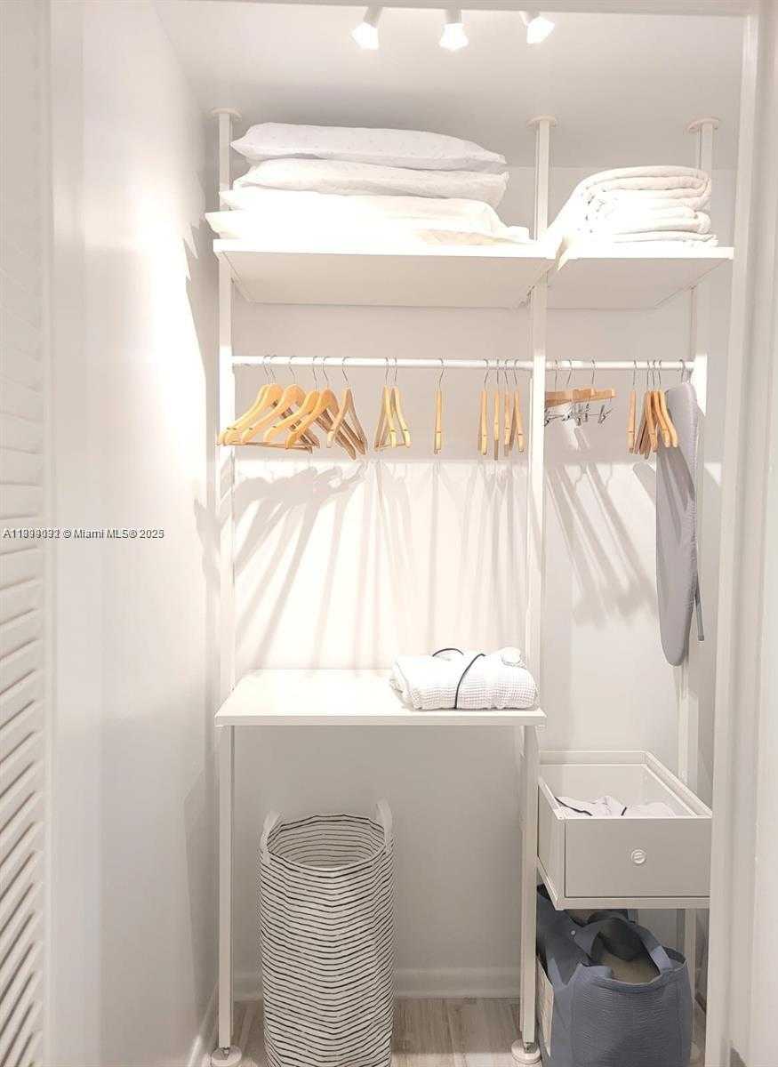 Small Image of 2301 COLLINS AVE #736, Miami Beach Number 10
