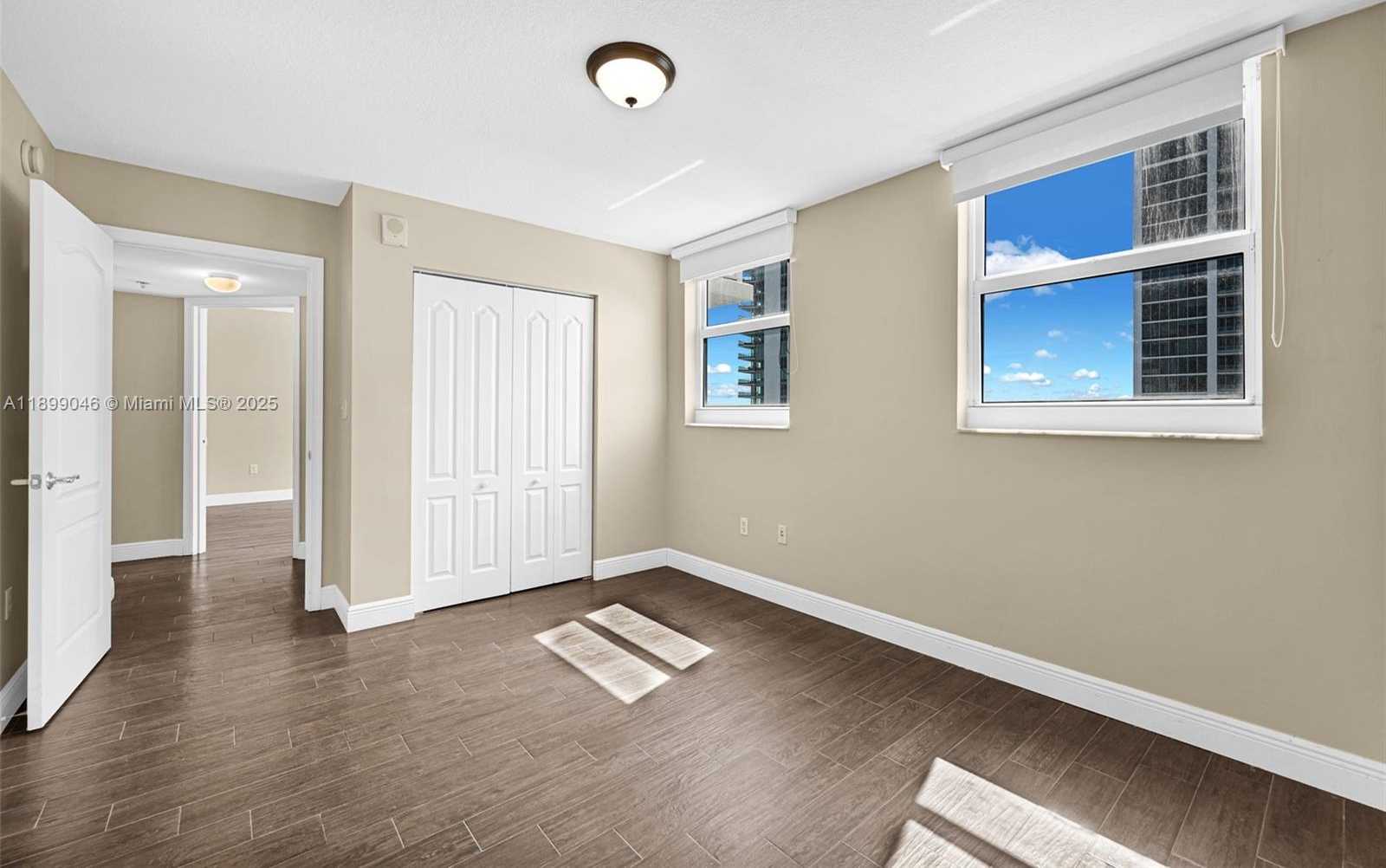 Small Image of 1200 BRICKELL BAY DR #3501, Miami Number 20