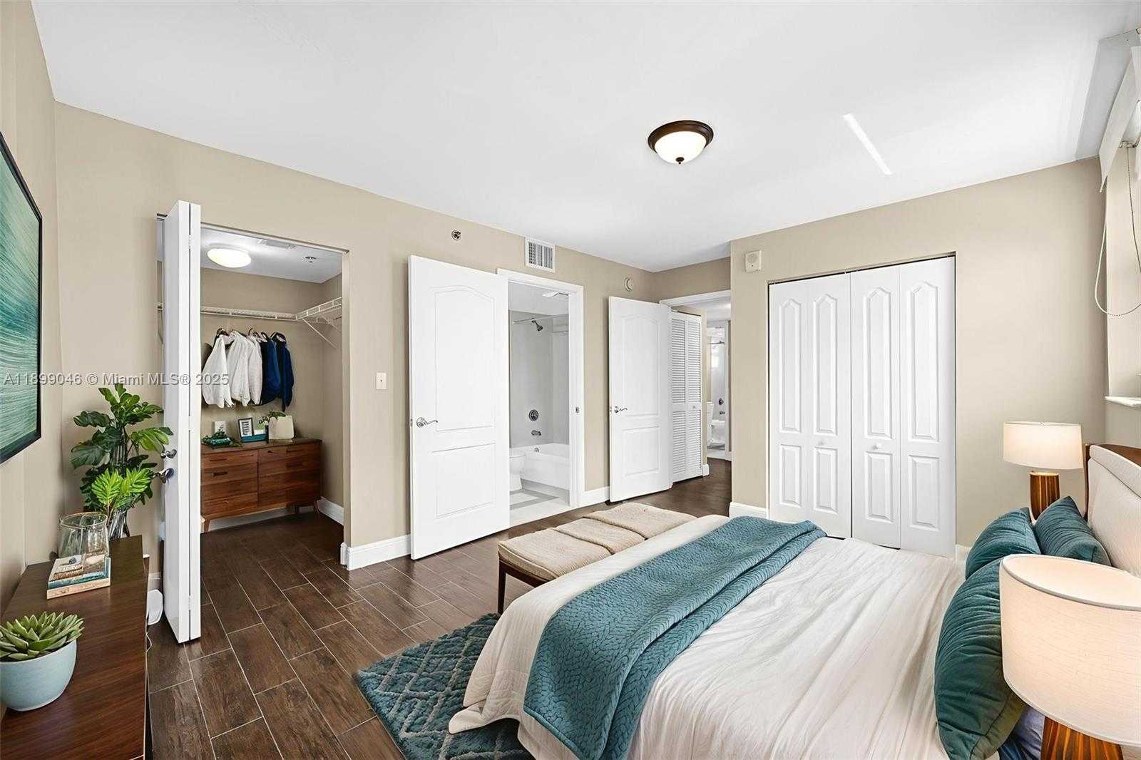 Small Image of 1200 BRICKELL BAY DR #3501, Miami Number 22