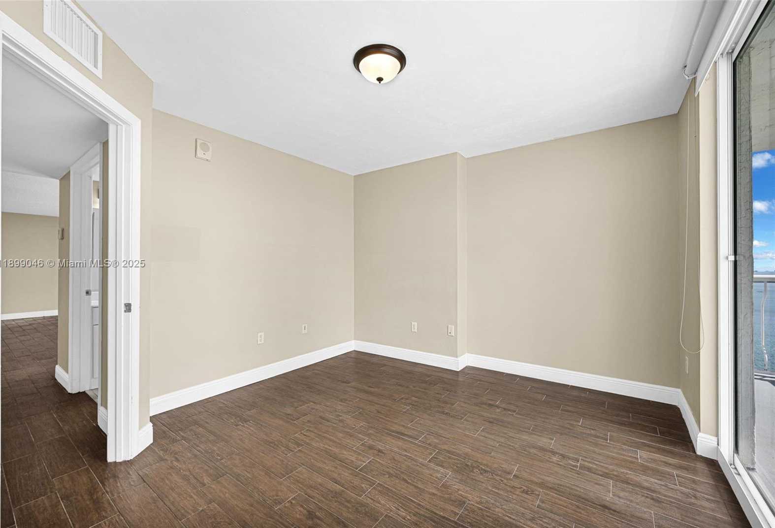 Small Image of 1200 BRICKELL BAY DR #3501, Miami Number 26